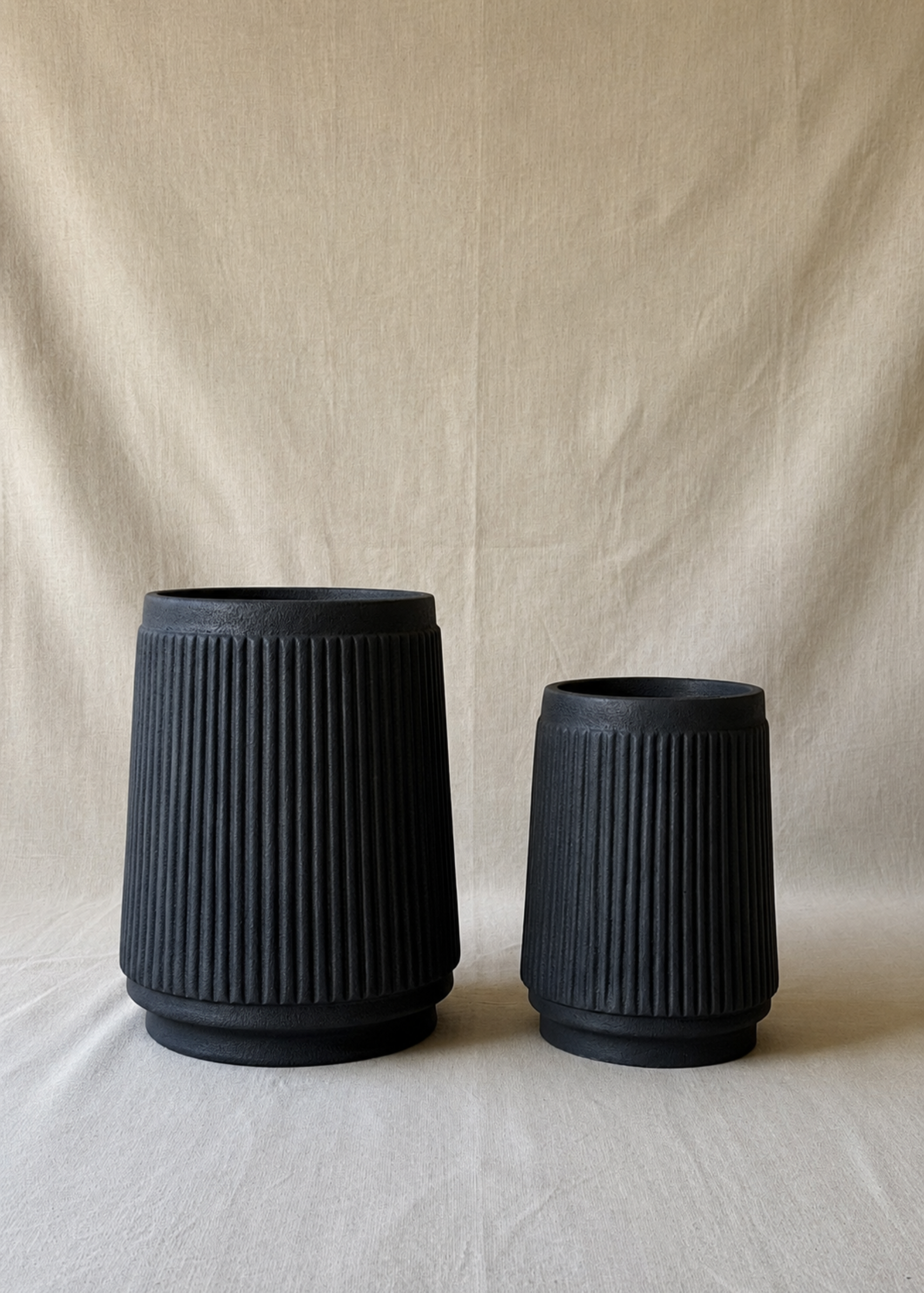 Hanover Black Planter
