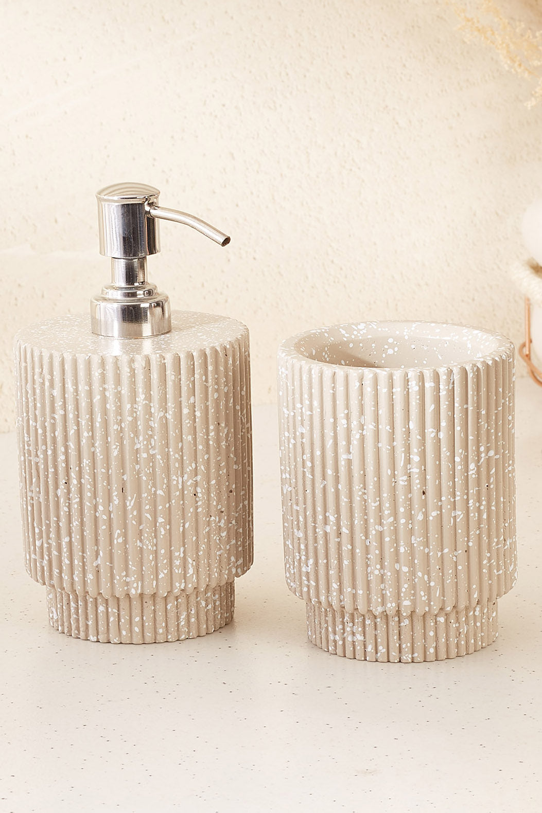 Nordic Beige Ribbed Speckled Bath Set