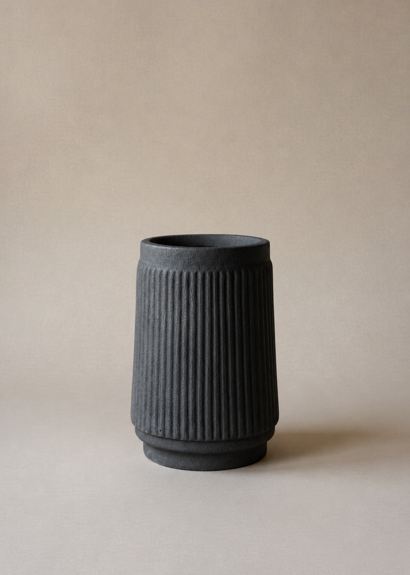 Hanover Black Planter