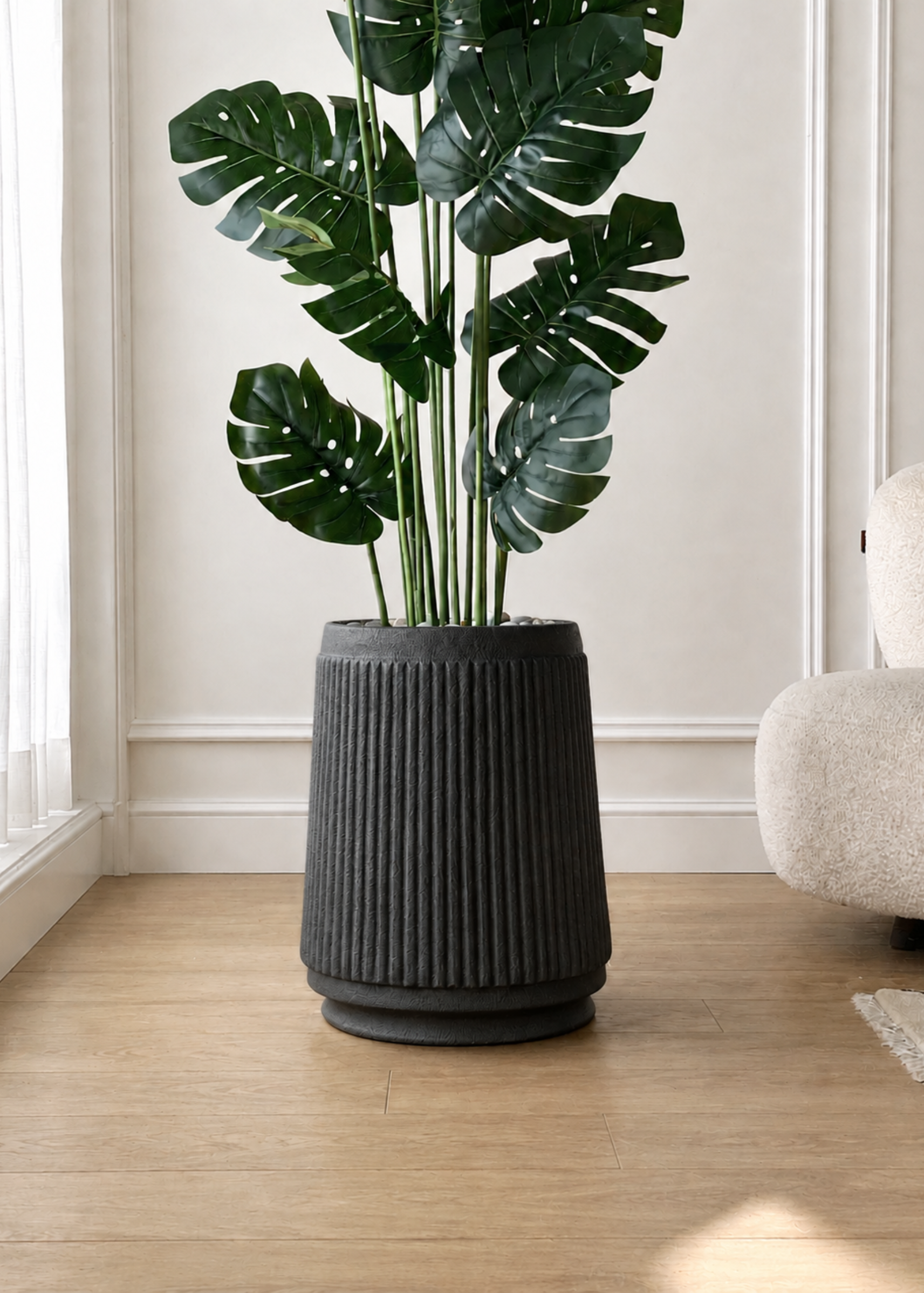 Hanover Black Planter