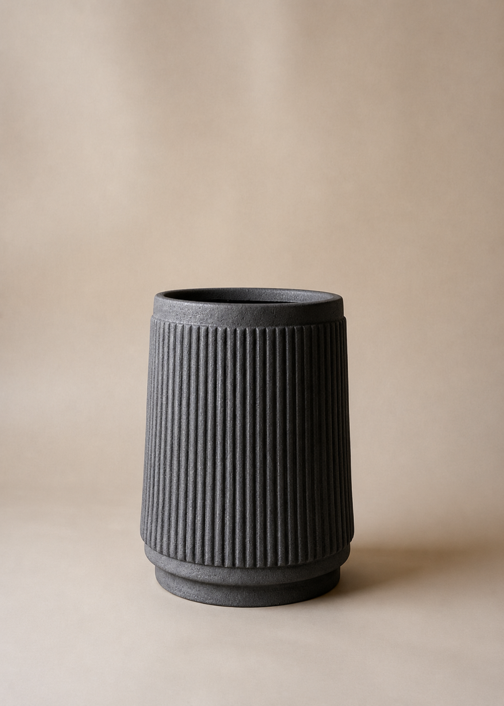 Hanover Black Planter