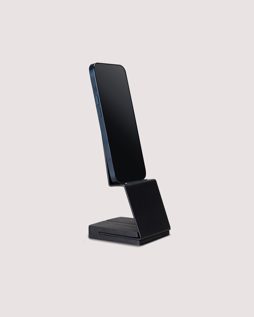 Hands-On Mobile Stand (Black Oak)