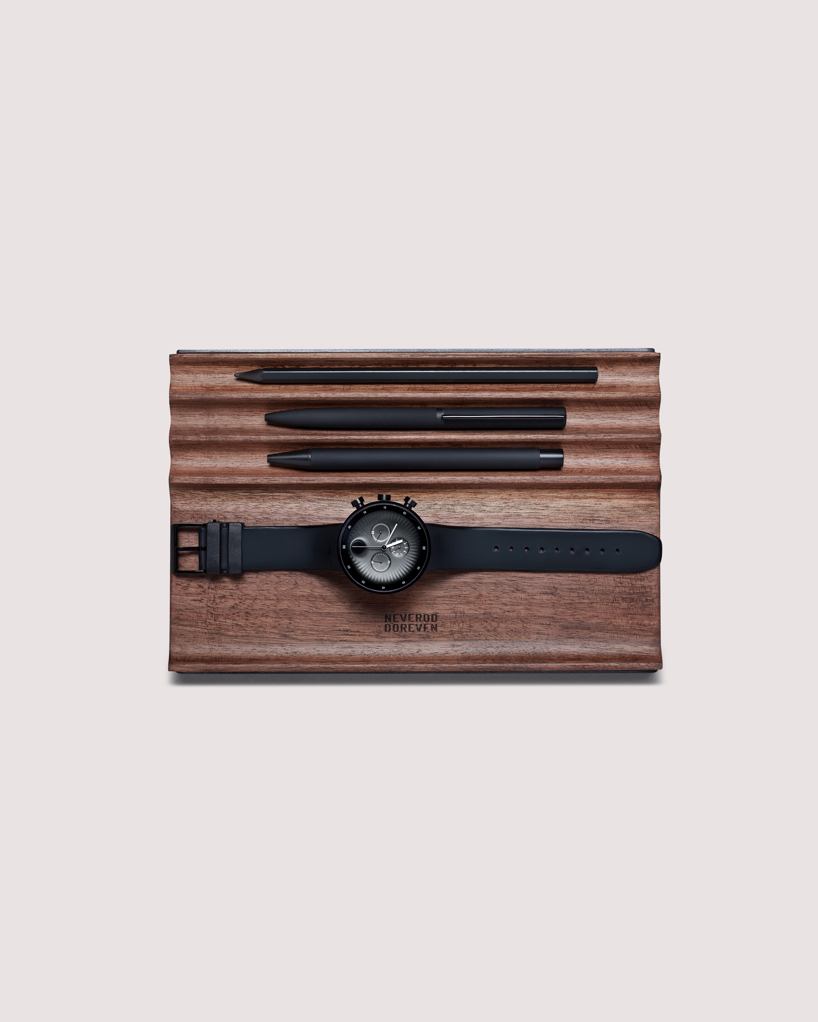 Exhibit Desk Organizer (Walnut)