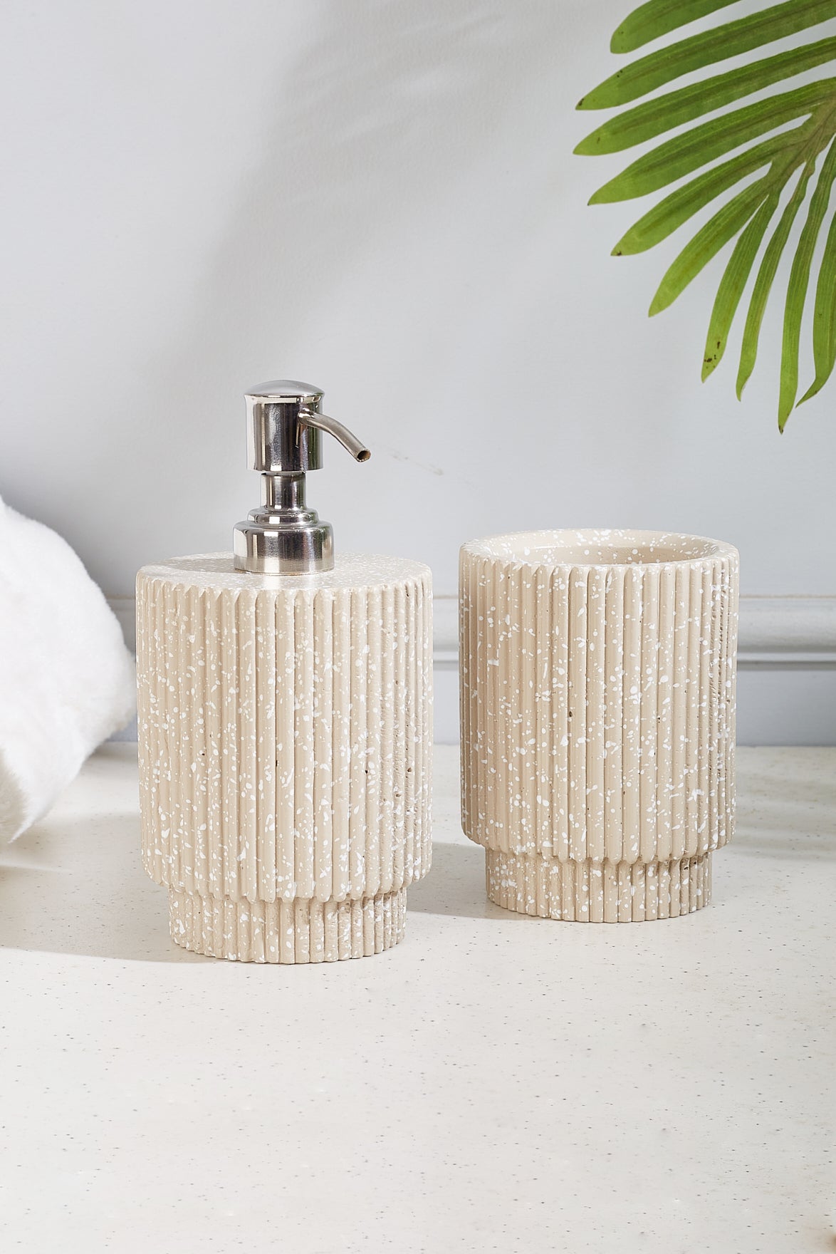 Nordic Beige Ribbed Speckled Bath Set