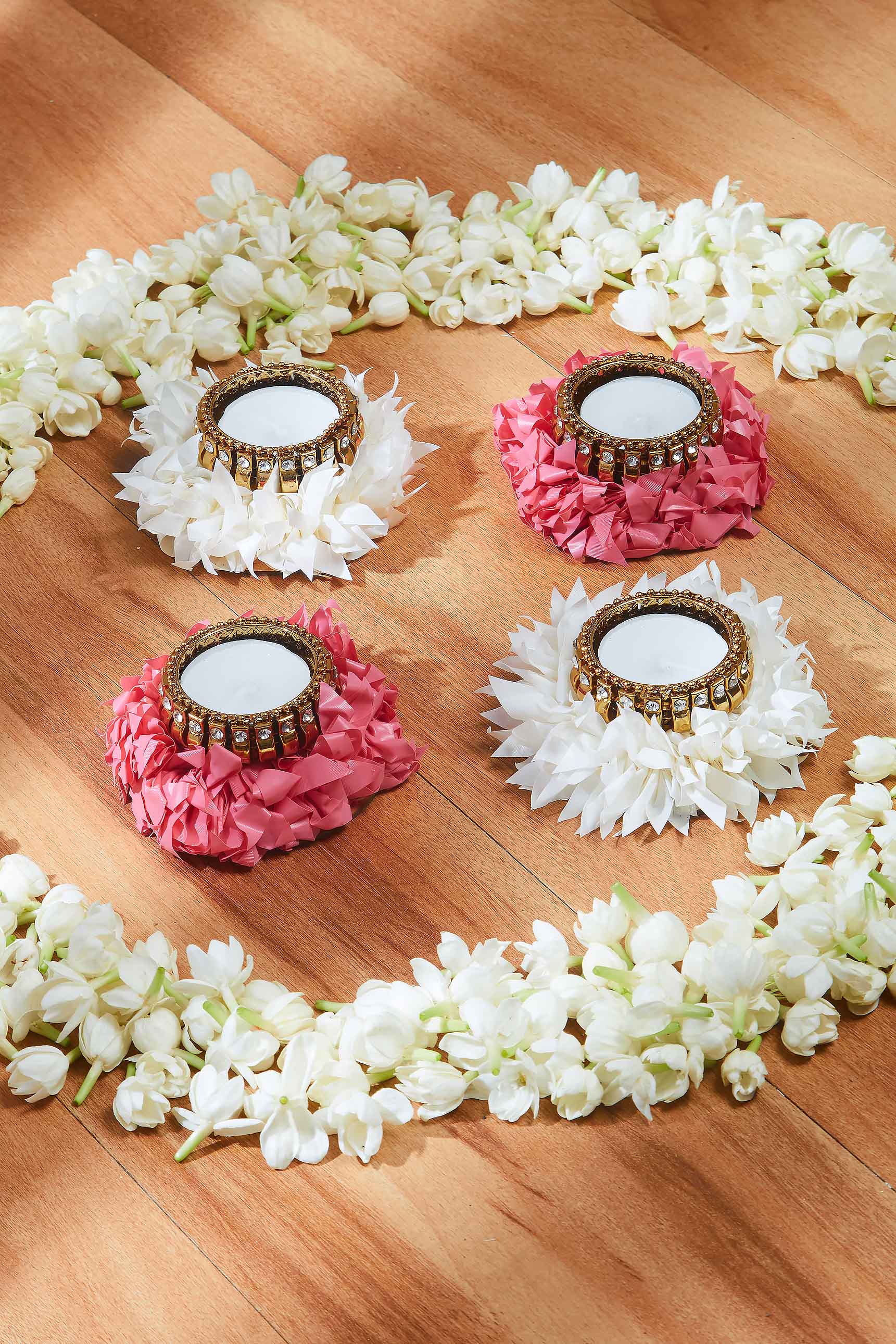 Festive White & Pink Gajra Tea Light - Set Of 4