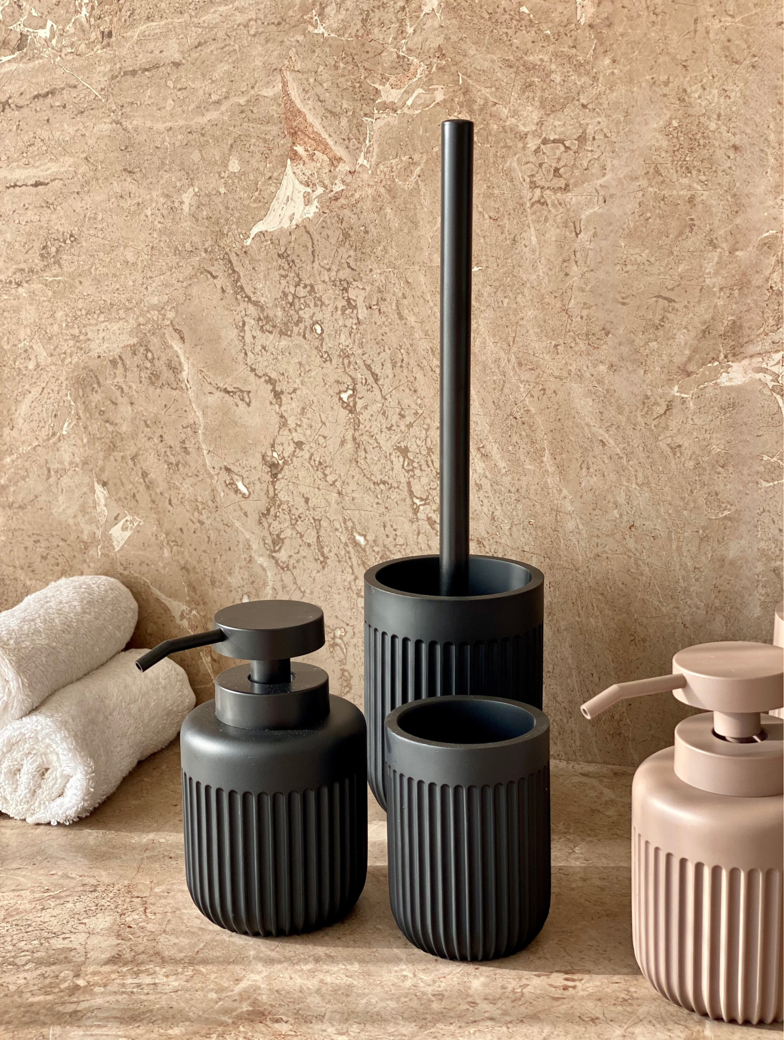 Ripple Bathroom Set - Black (Set of 2)