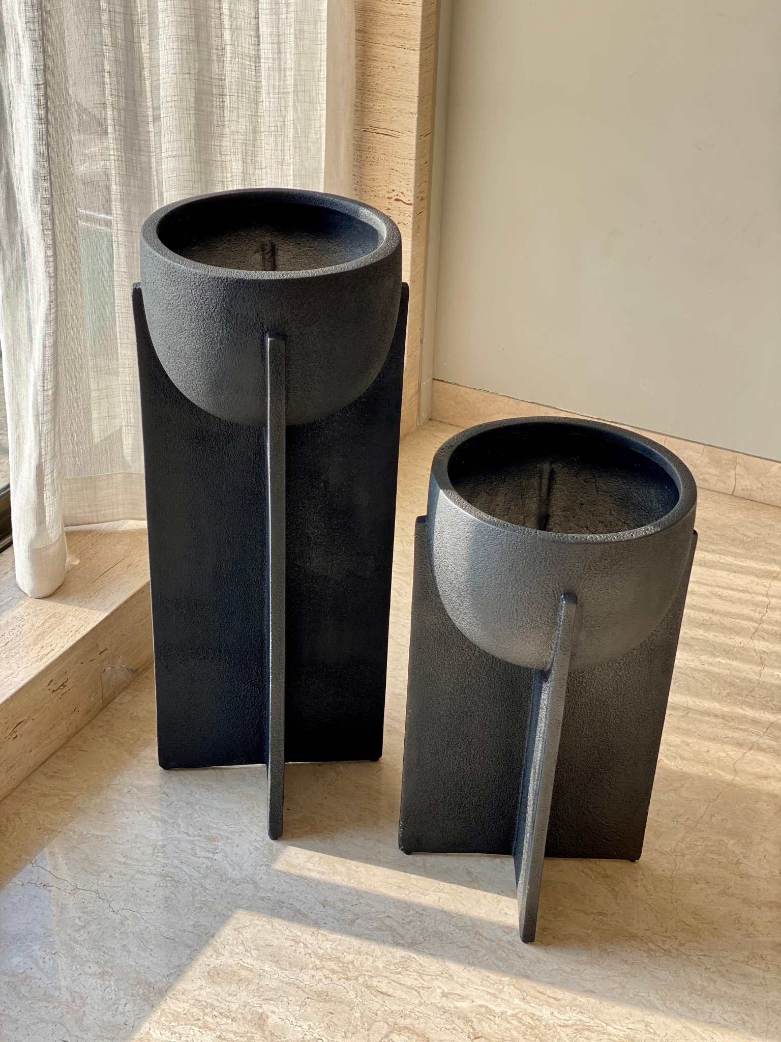 Arcadia Planters - Black