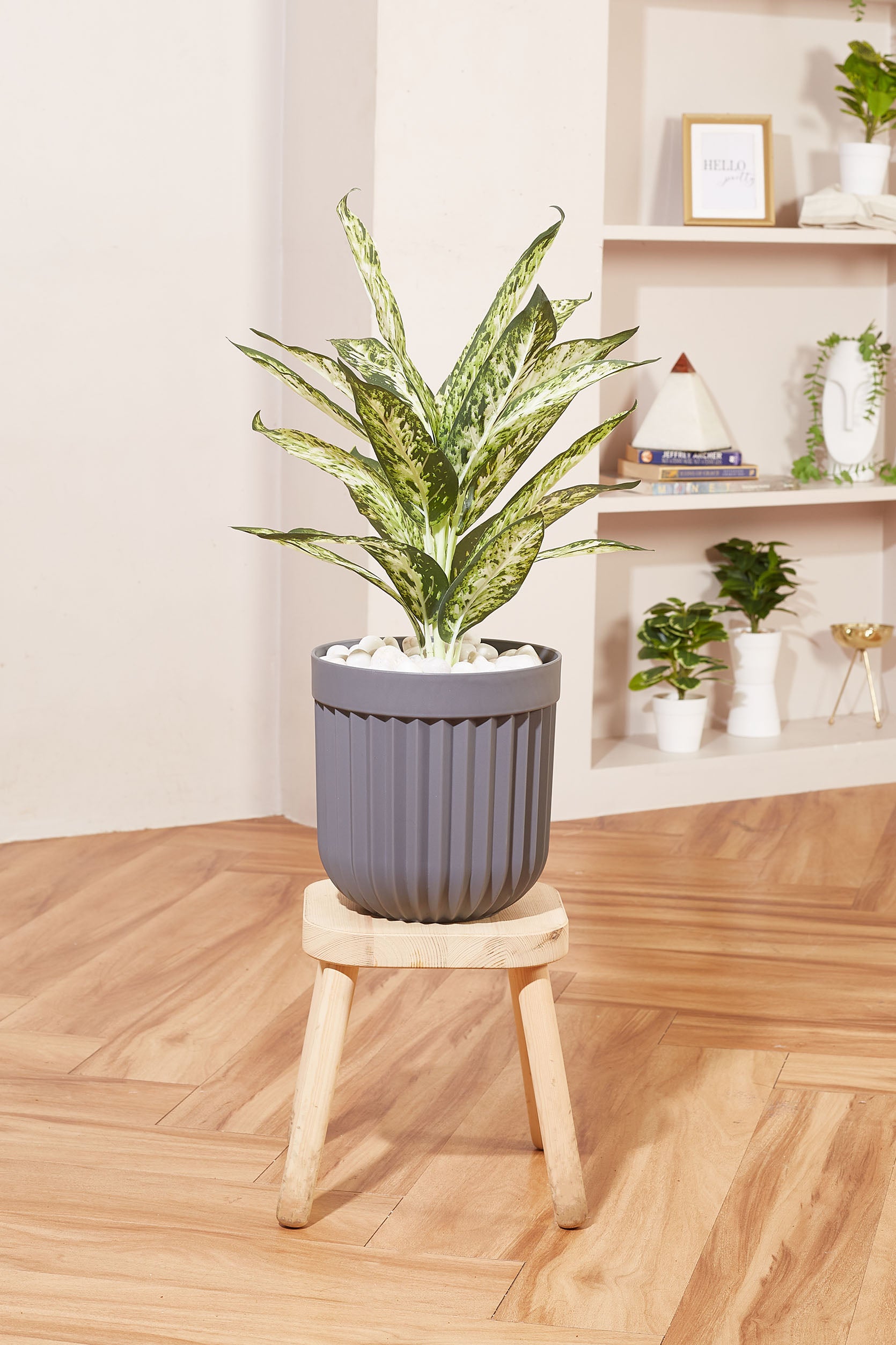 Ruffle Planter Medium - Grey