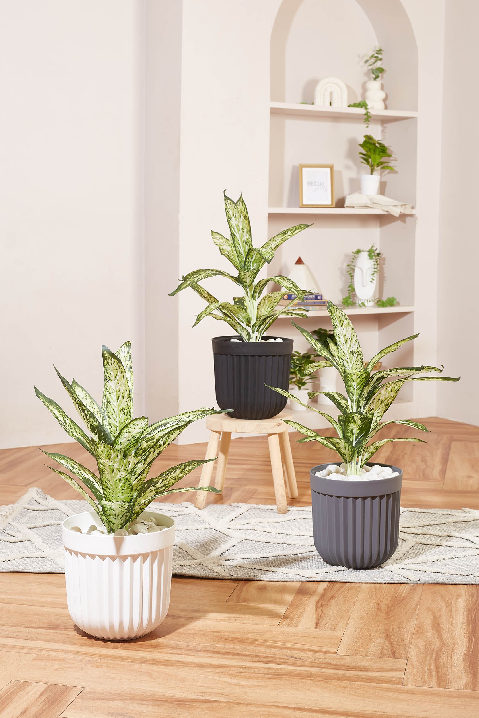 Ruffle Planter Medium - White