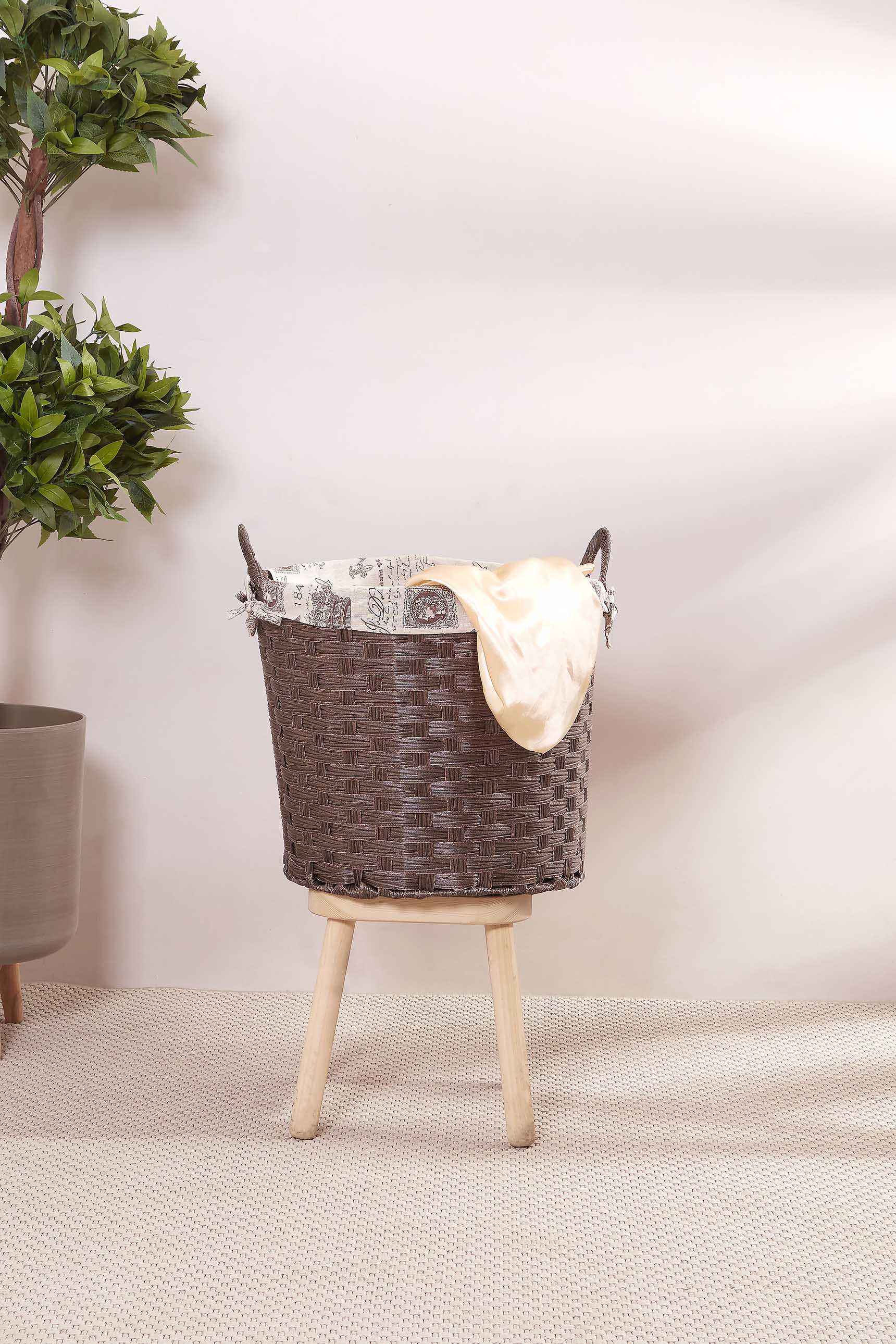 Brown Bucket Basket With Cloth