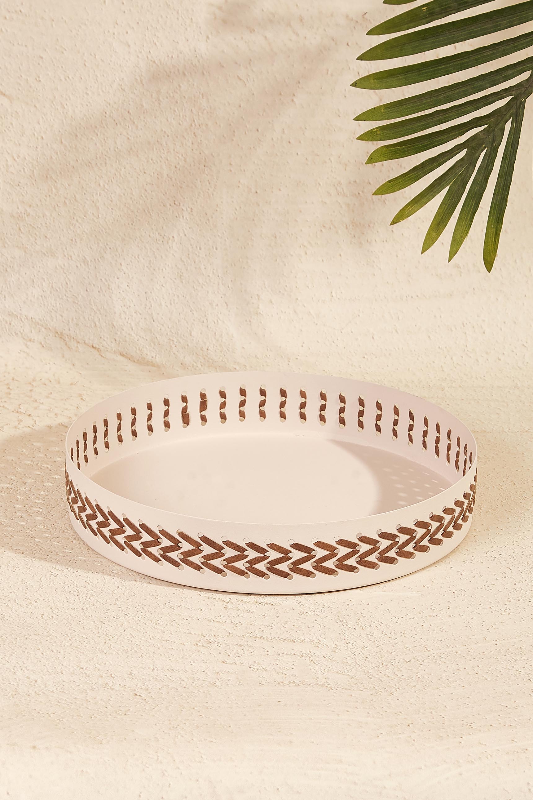 Sahara Ivory Round Tray
