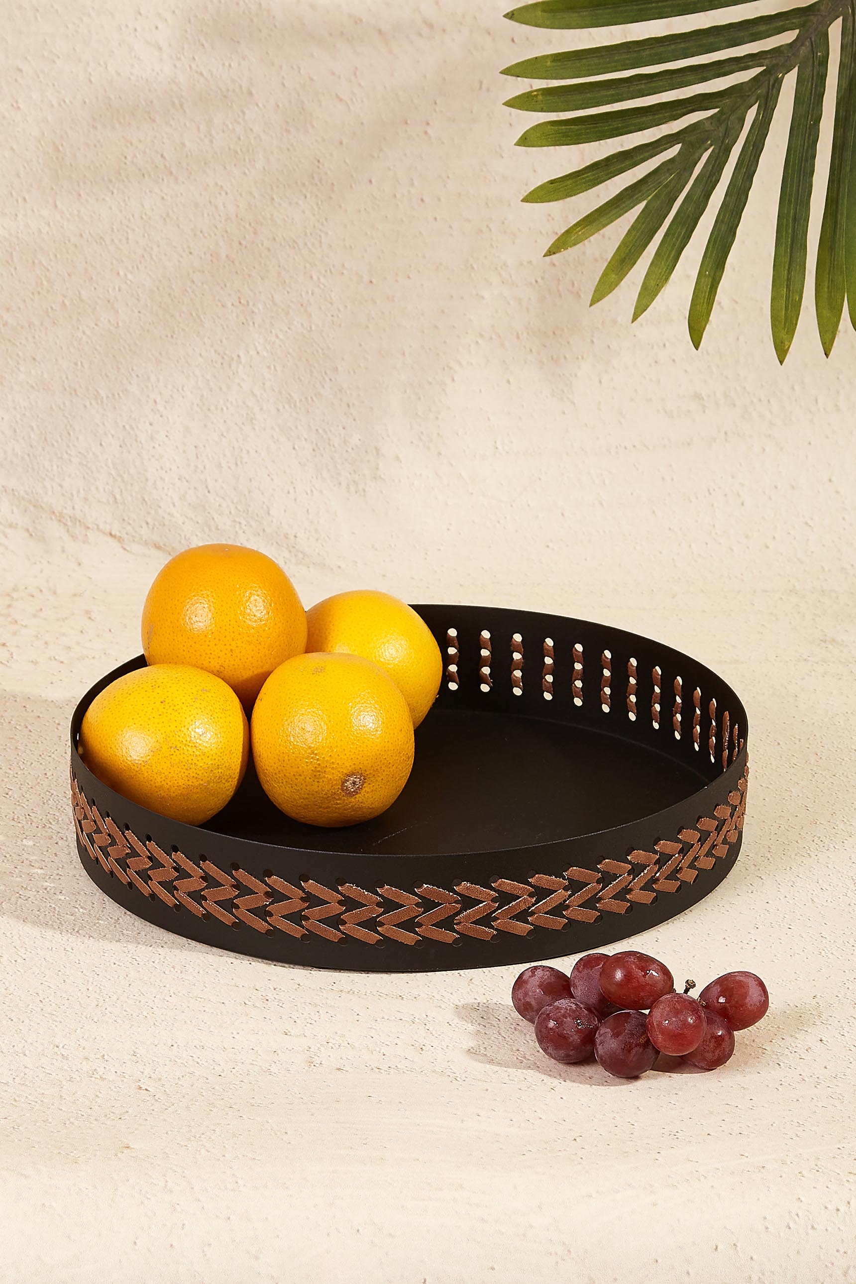Sahara Charcoal Round Tray
