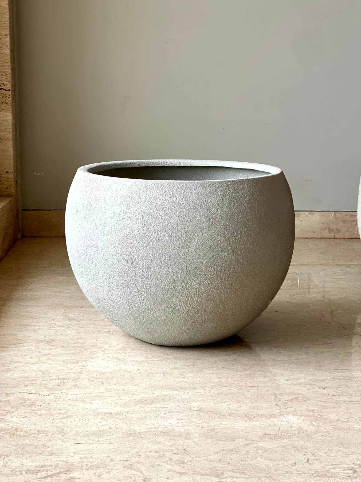Lithos Cloud Grey Planters