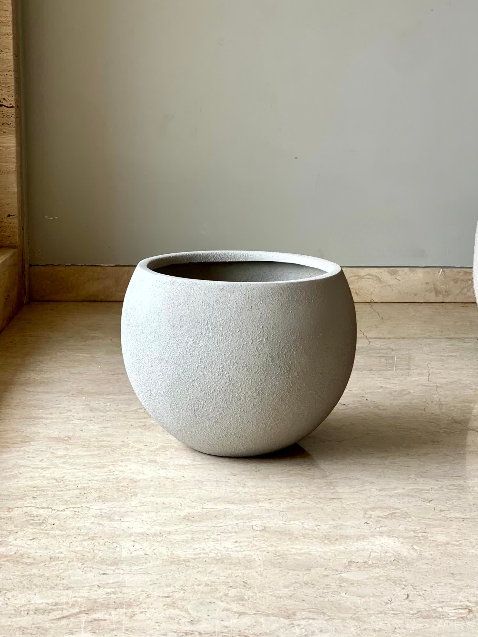 Lithos Cloud Grey Planters