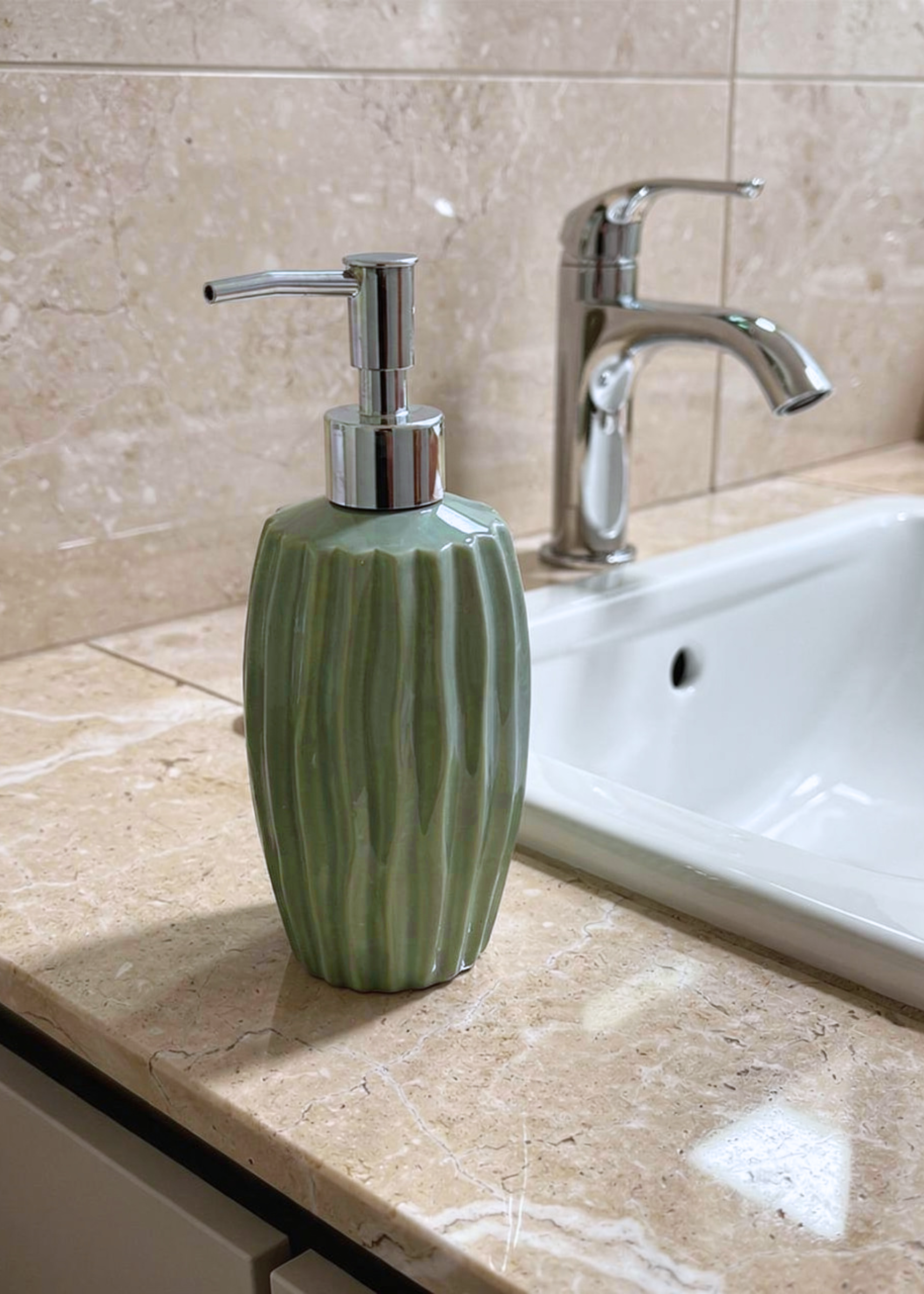 Ribbed Ceramic Bathroom Dispenser - Sage Green