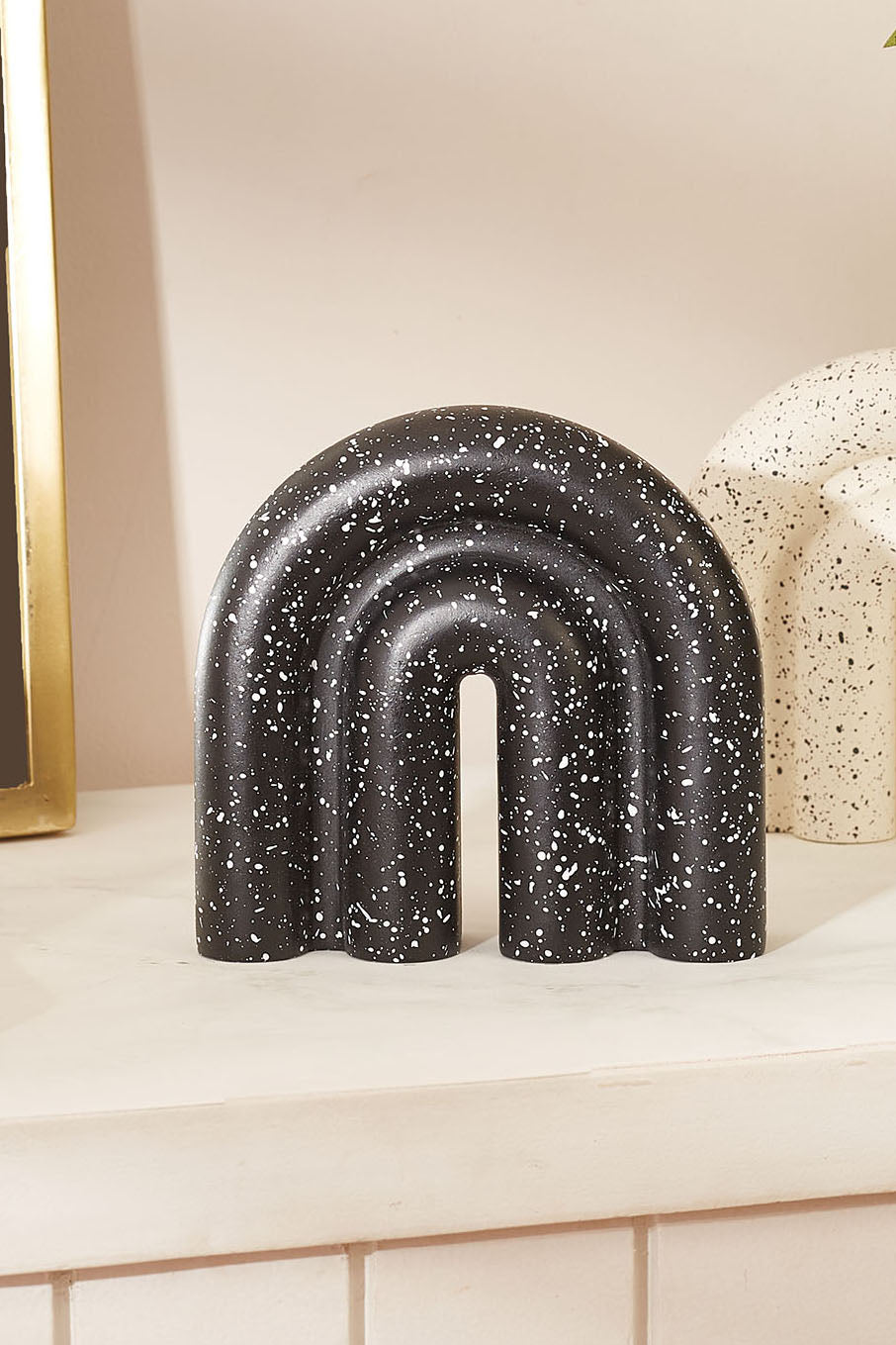 Nordic Speckled Arc Accent - Black