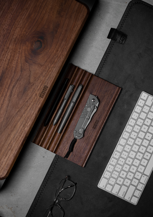 Exhibit Desk Organizer (Walnut)