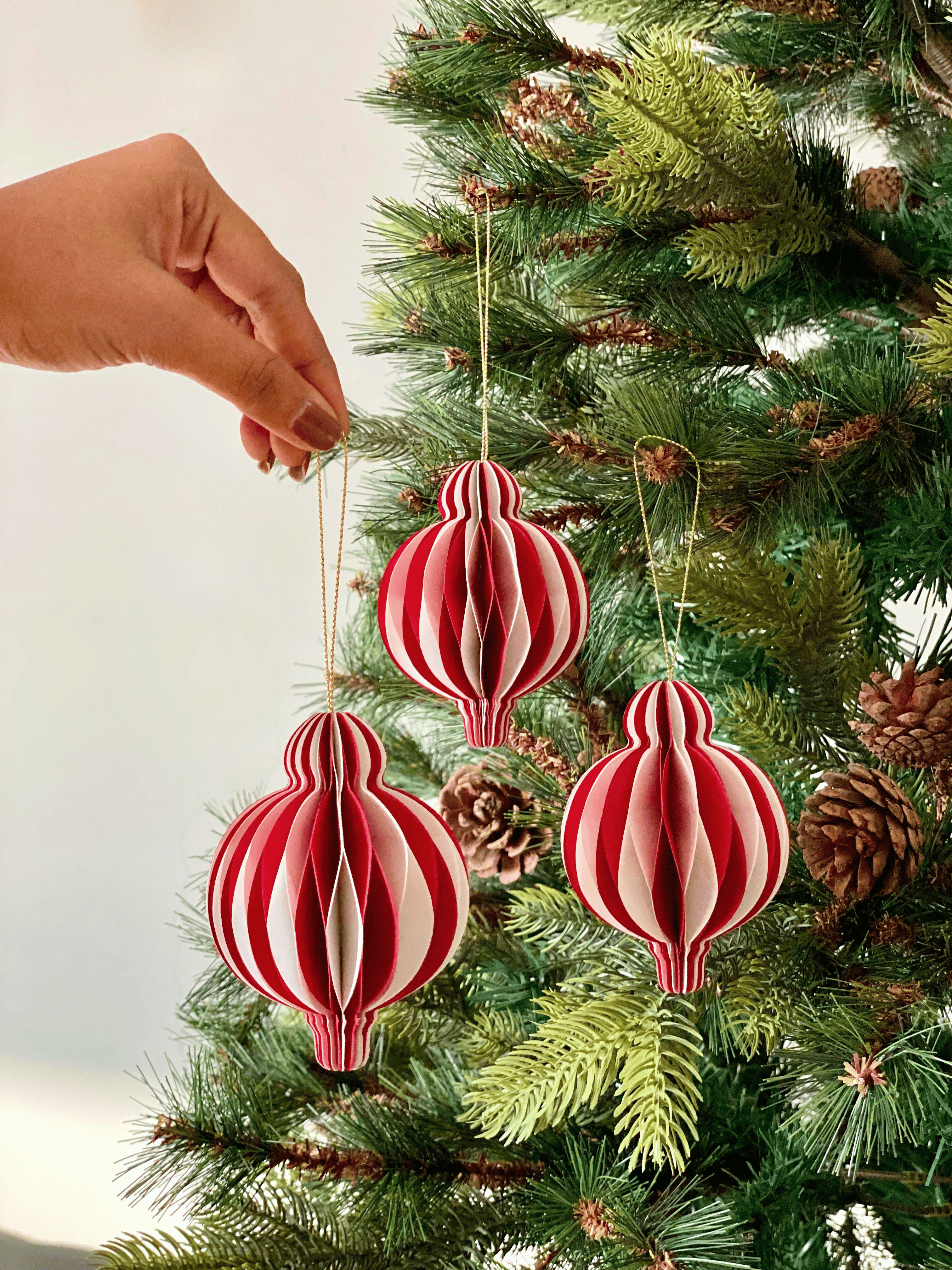 Christmas Swirl Ornament (Set of 3)
