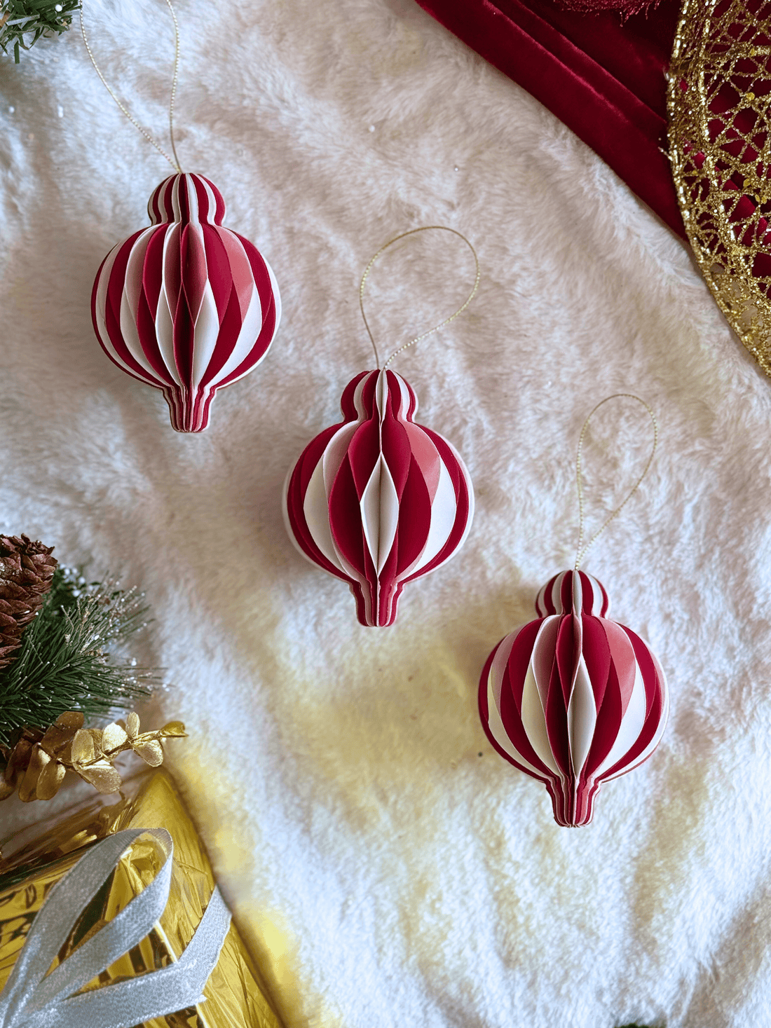 Christmas Swirl Ornament (Set of 3)