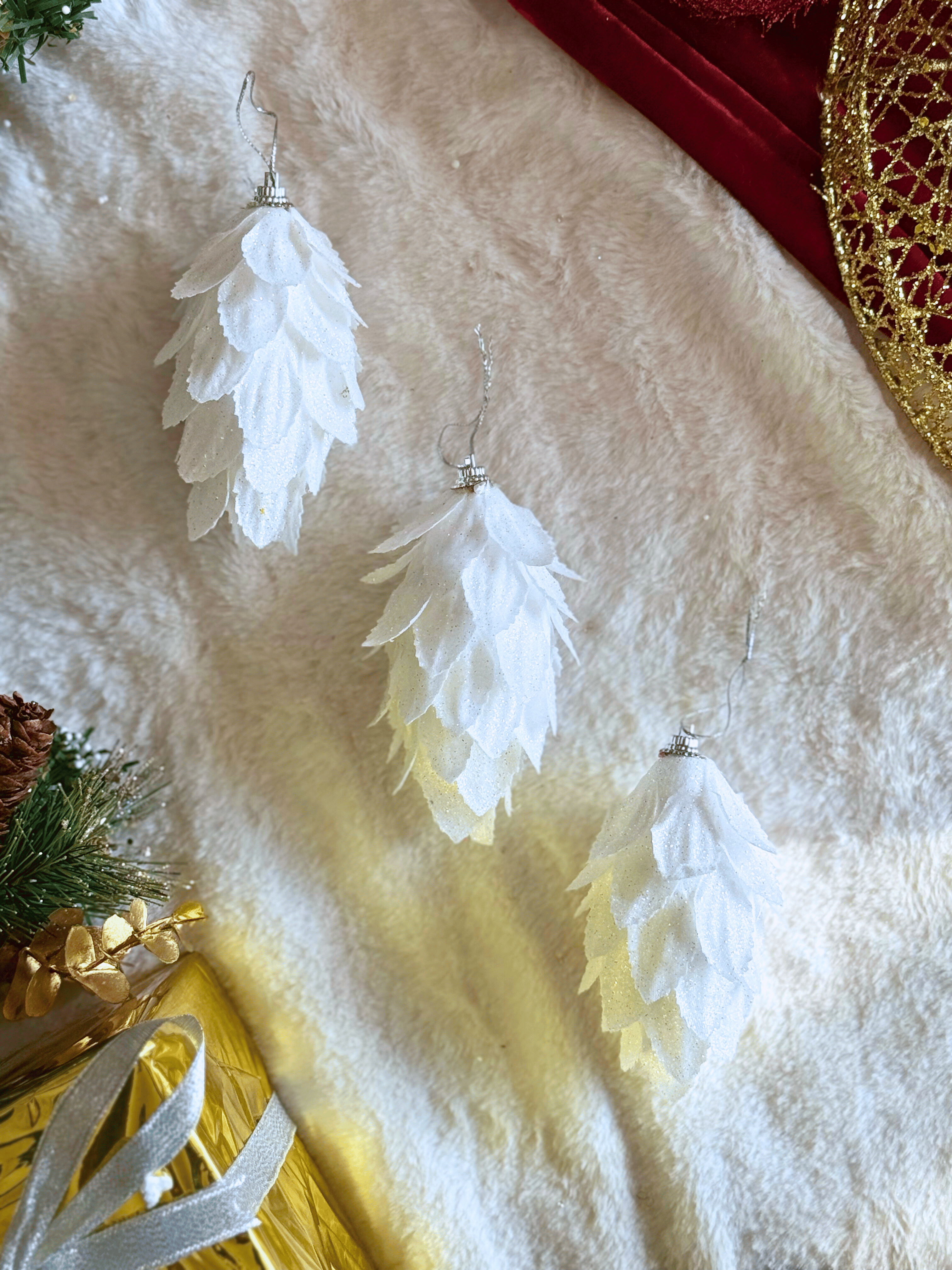 Christmas White Acorn - Set of 3