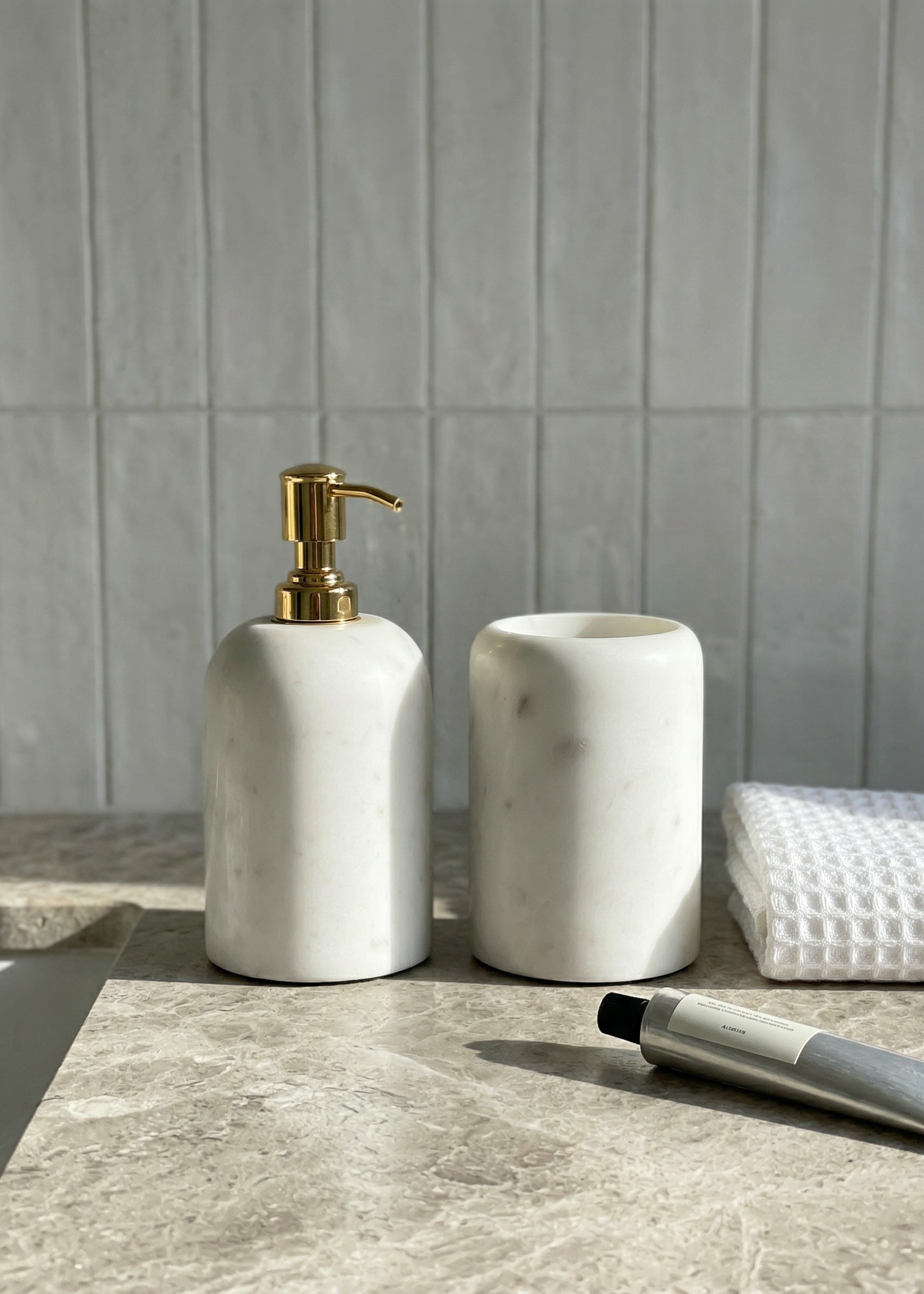 Svara Marble Bath Set - Set of 2