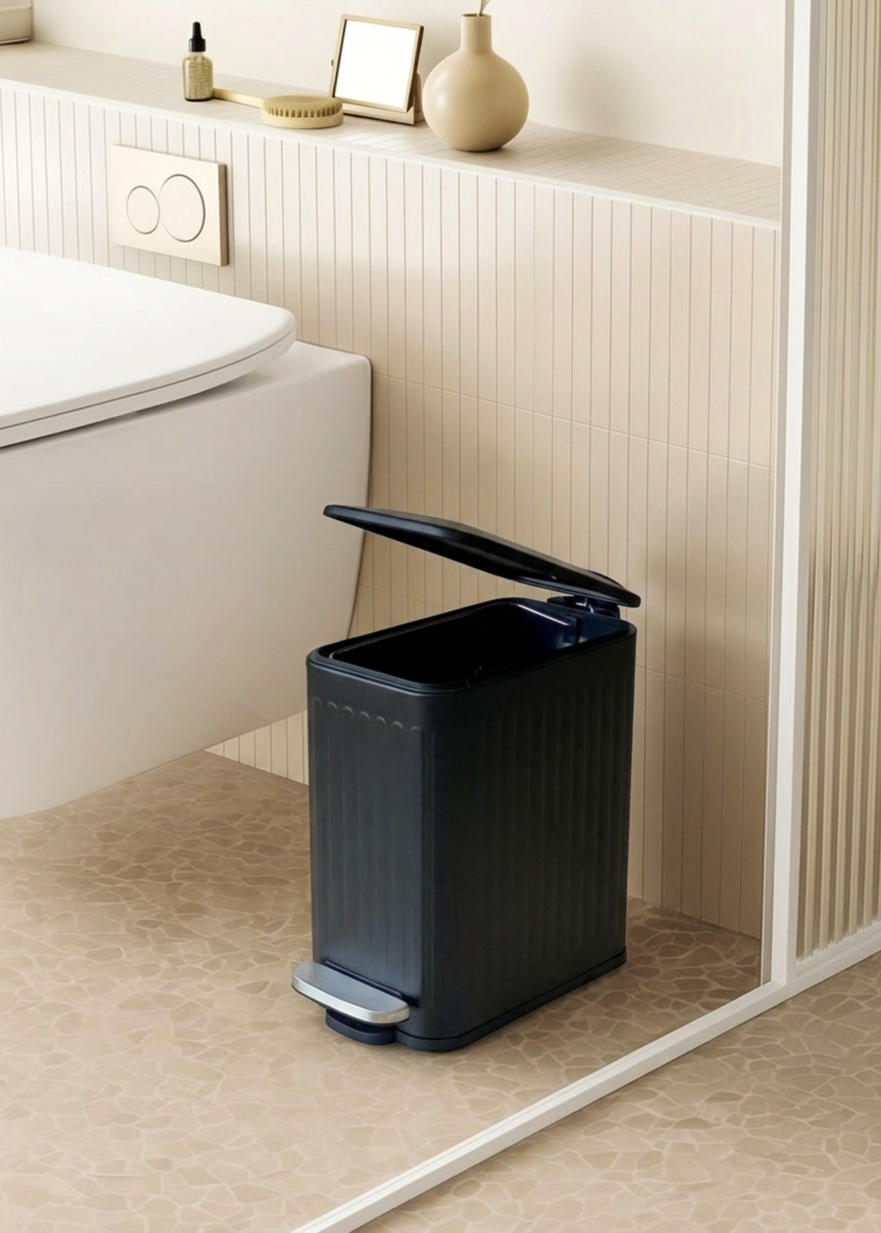 Verve Metallic Dustbin - Black (6L)