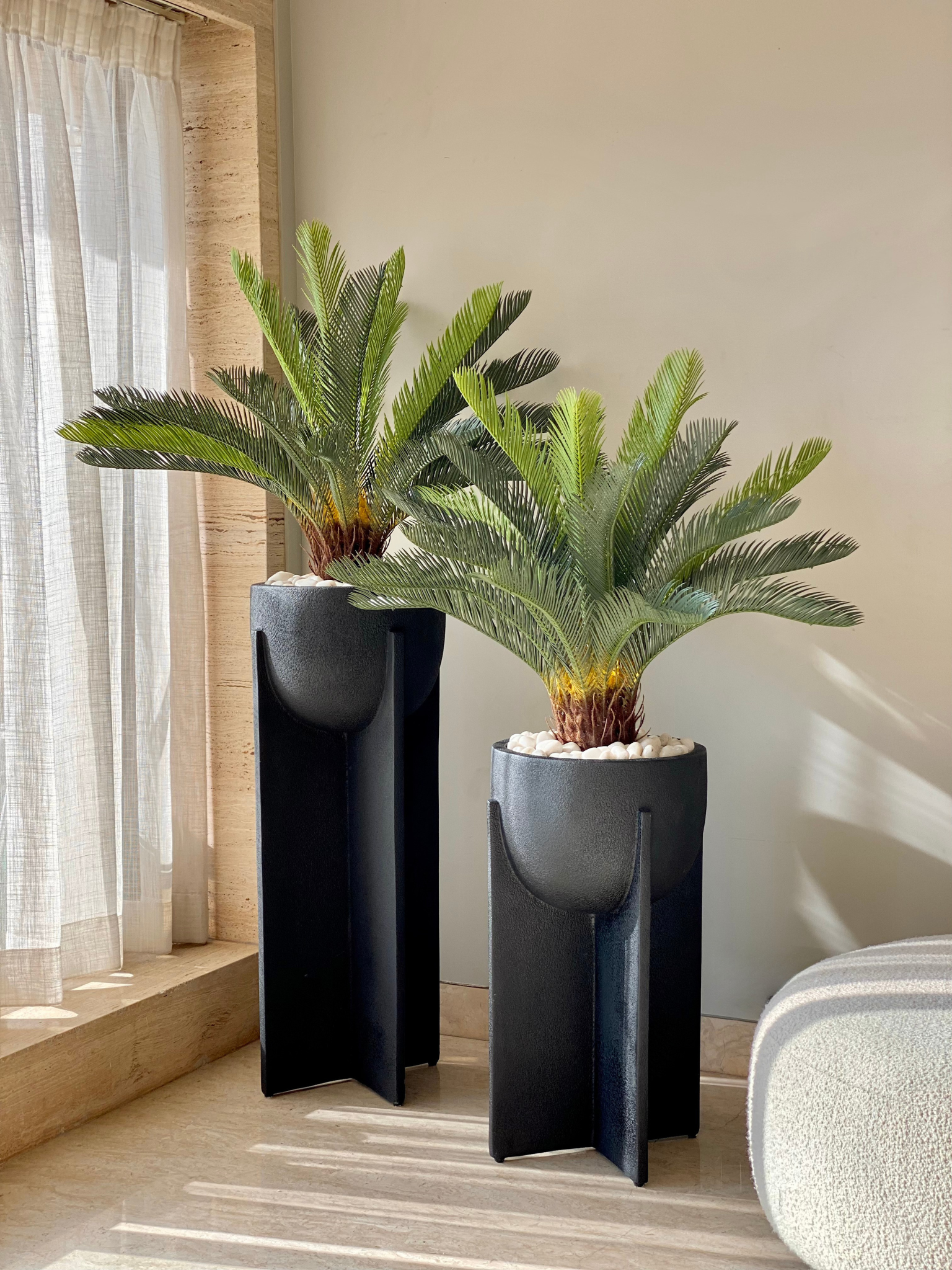 Arcadia Planters - Black