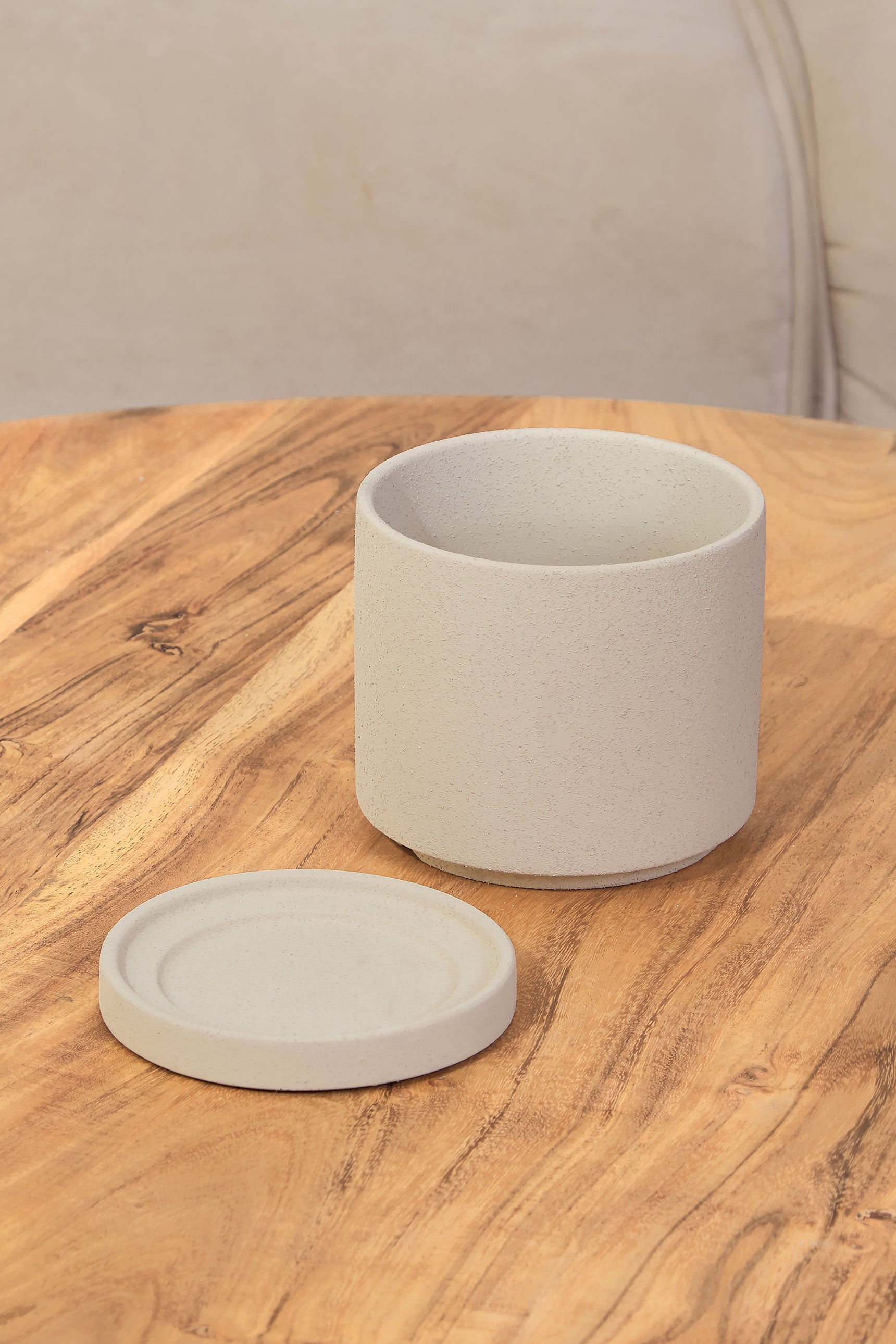 Mulu Textured Beige Pot With Plate - Small