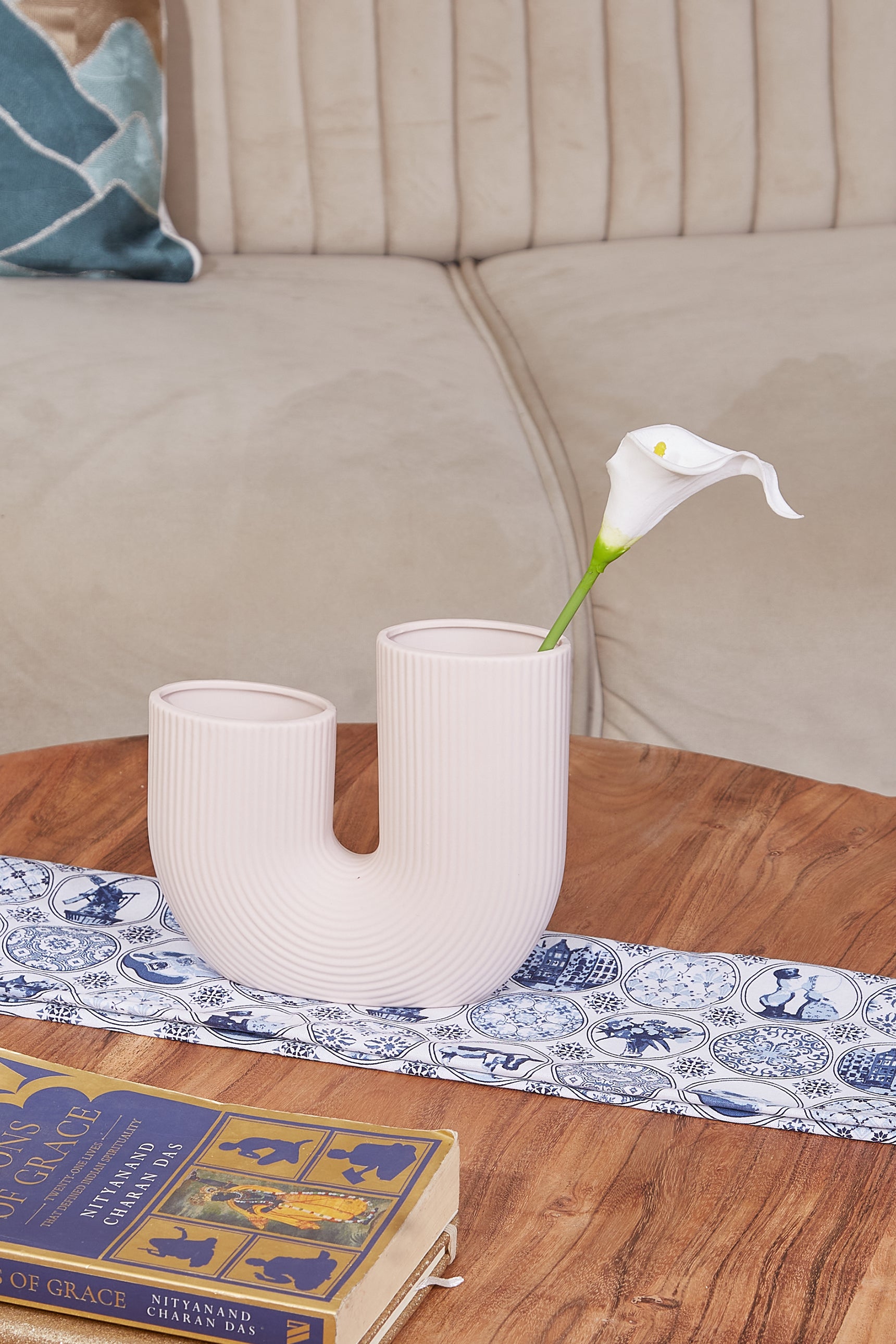 Valley Blush Pink Horseshoe Vase - Small