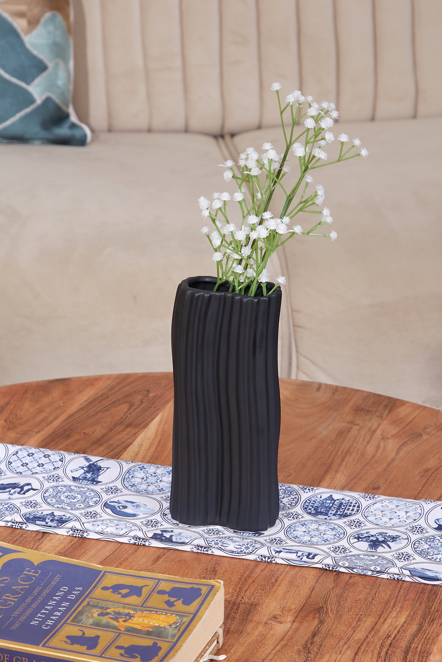 Valley Black Bud Vase