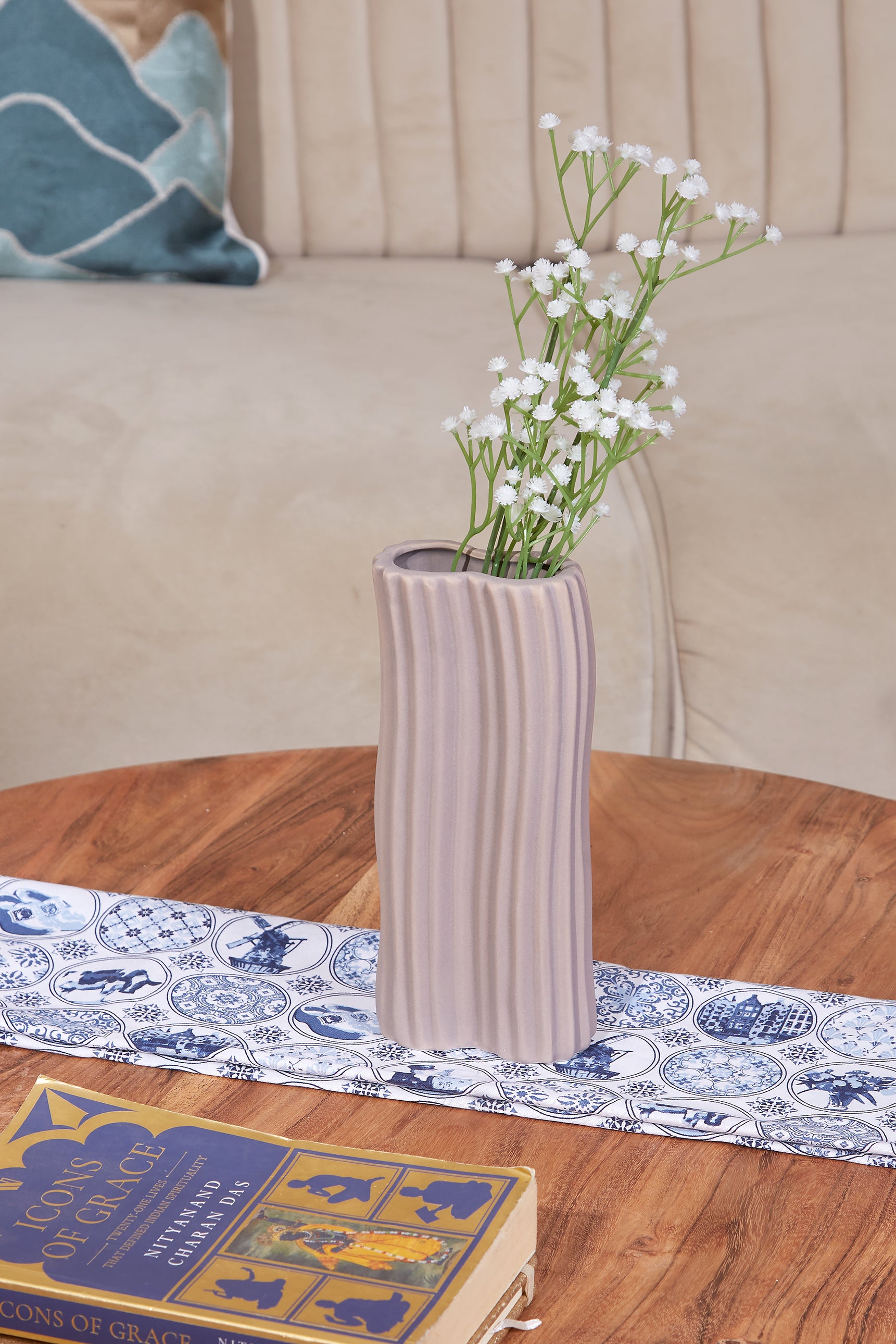 Valley Beige Bud Vase