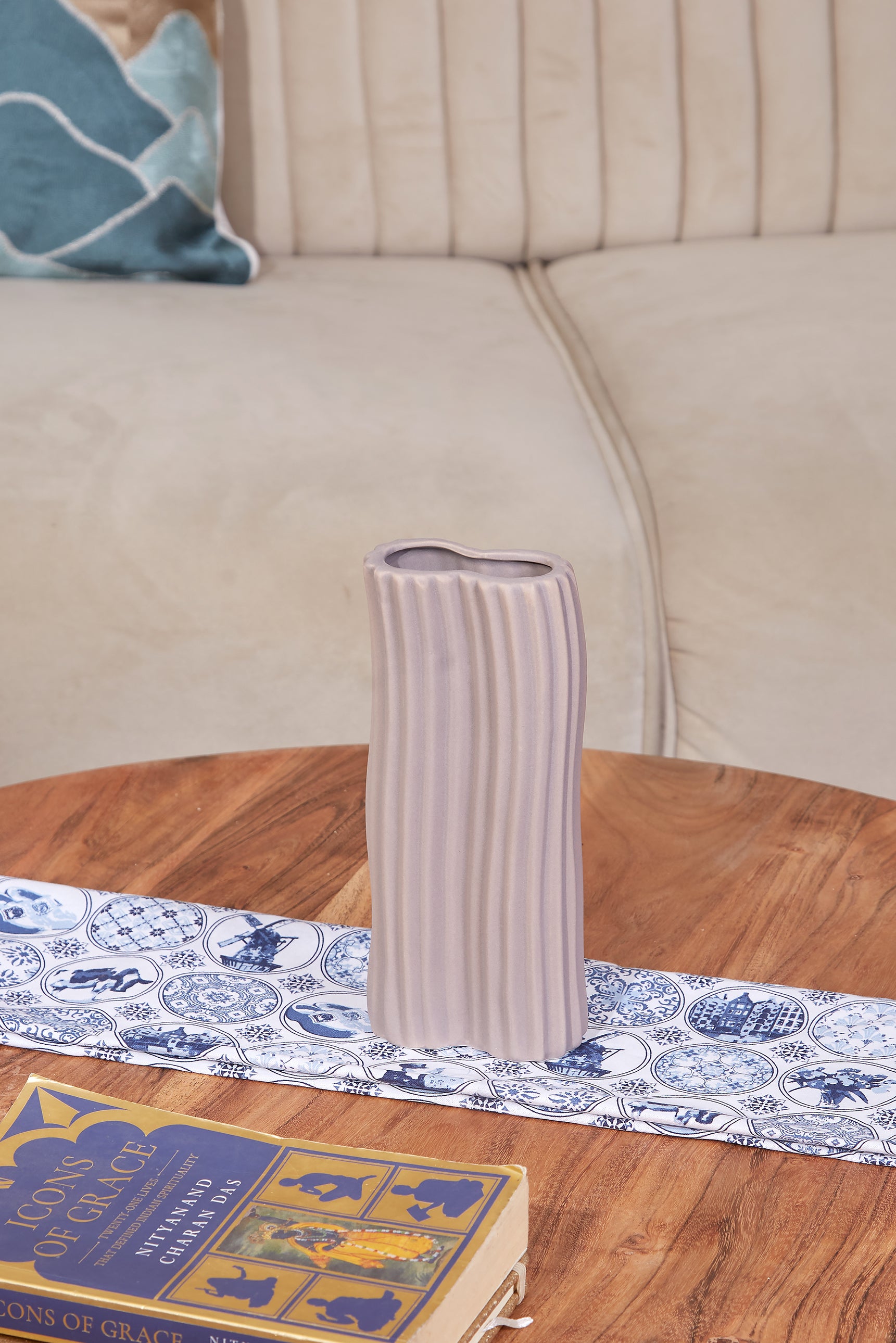 Valley Beige Bud Vase