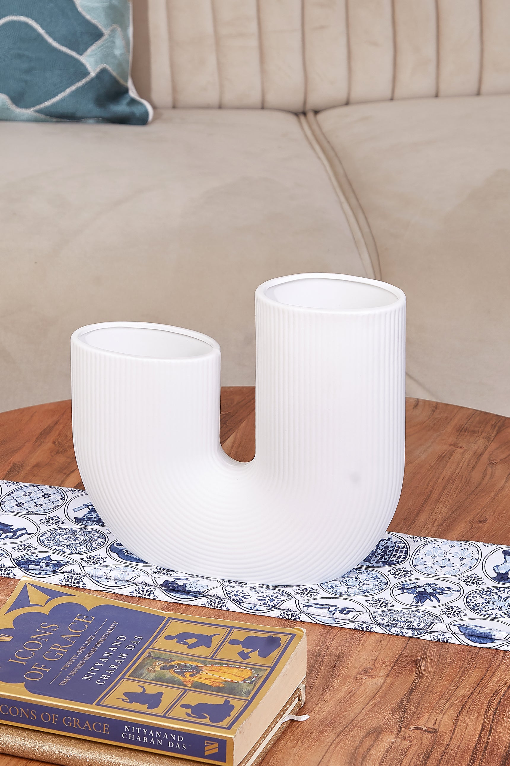 Valley White Horseshoe Vase - Large