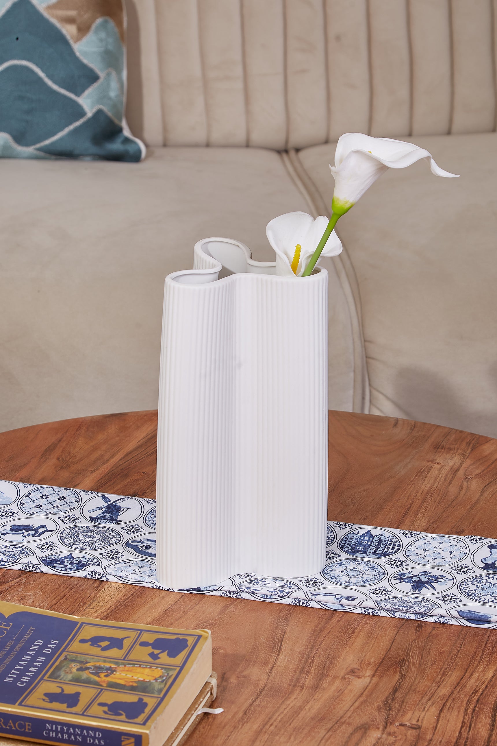 Valley White Trio Vase - Small