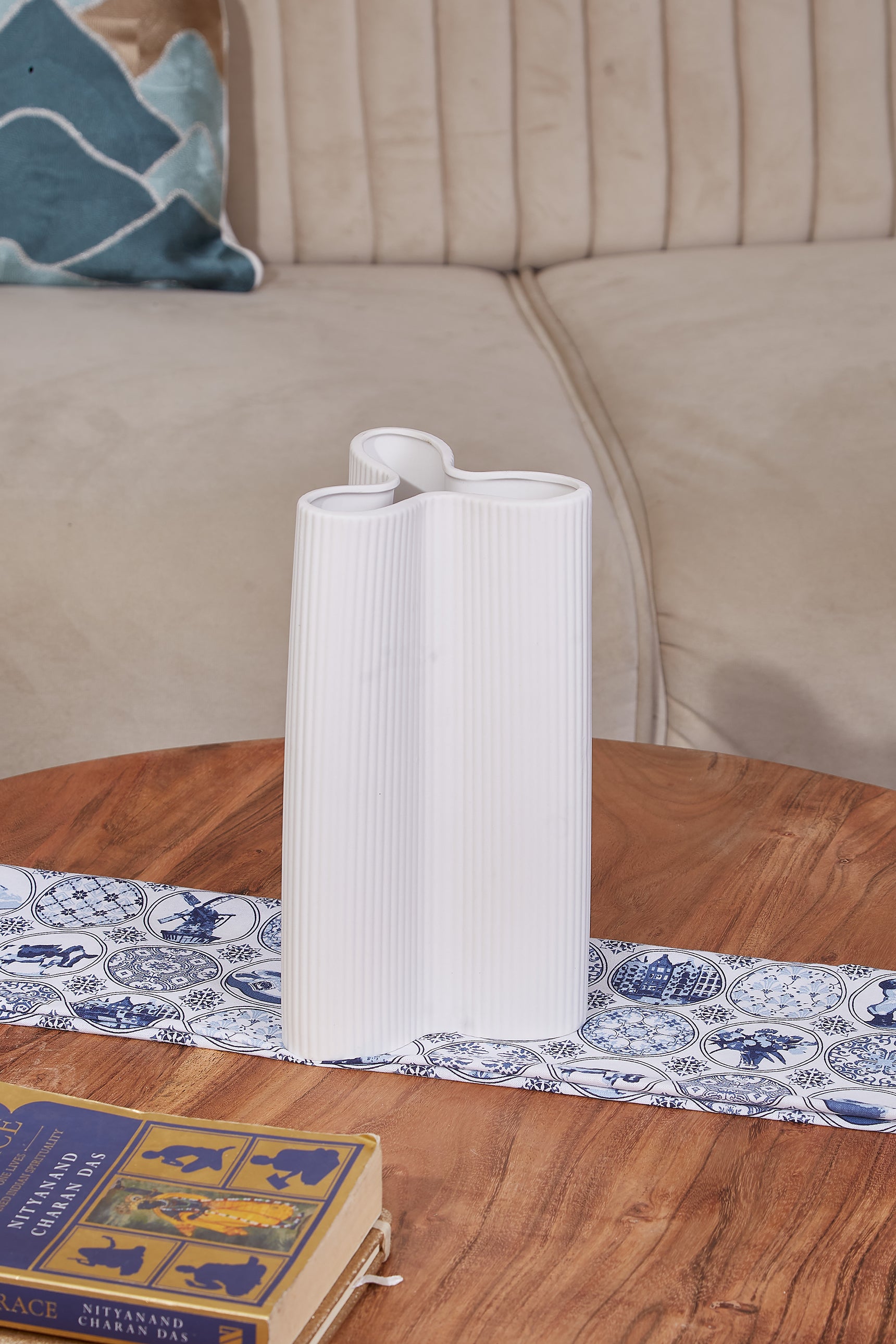 Valley White Trio Vase - Small