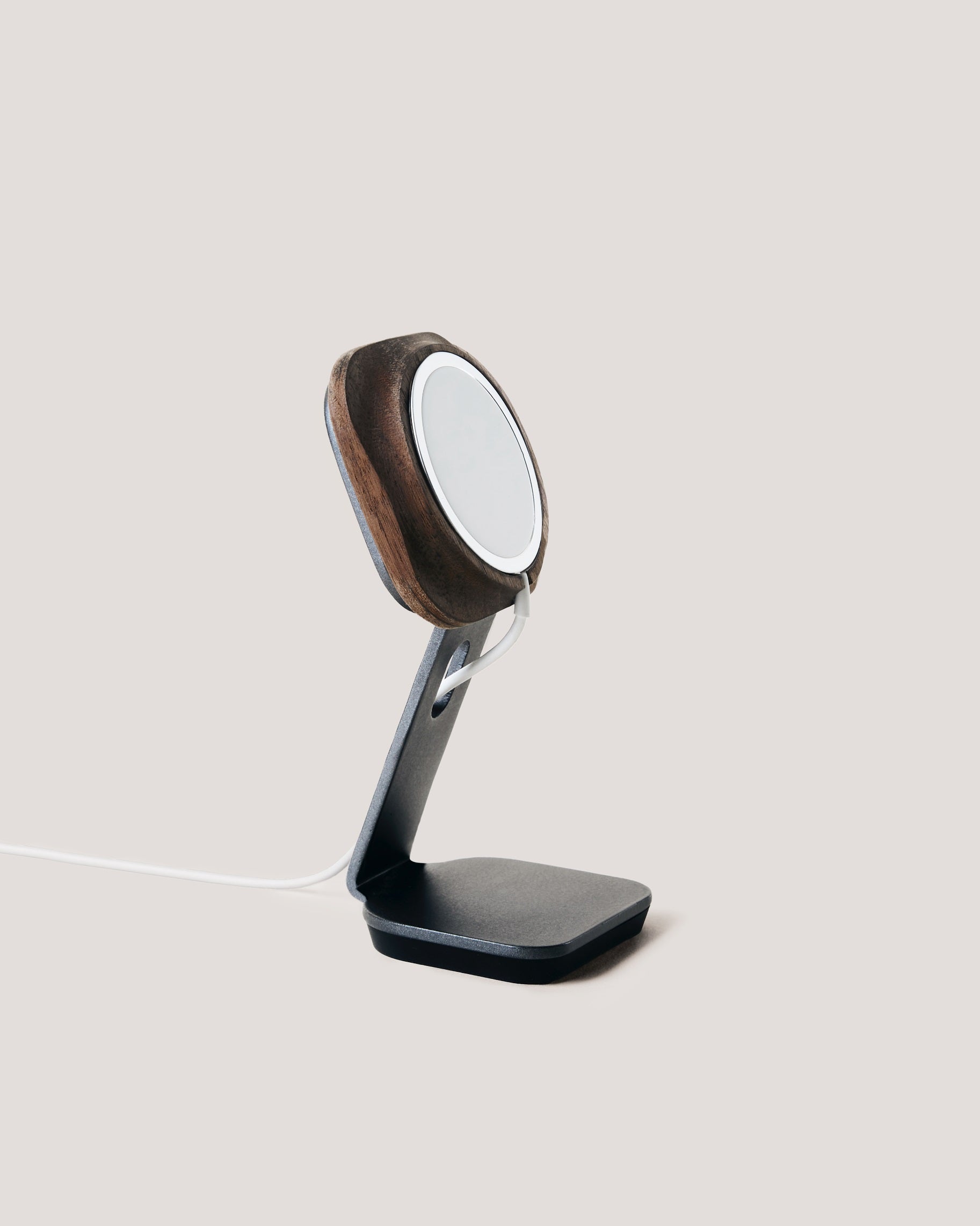 Monocle Magsafe Stand (Walnut)