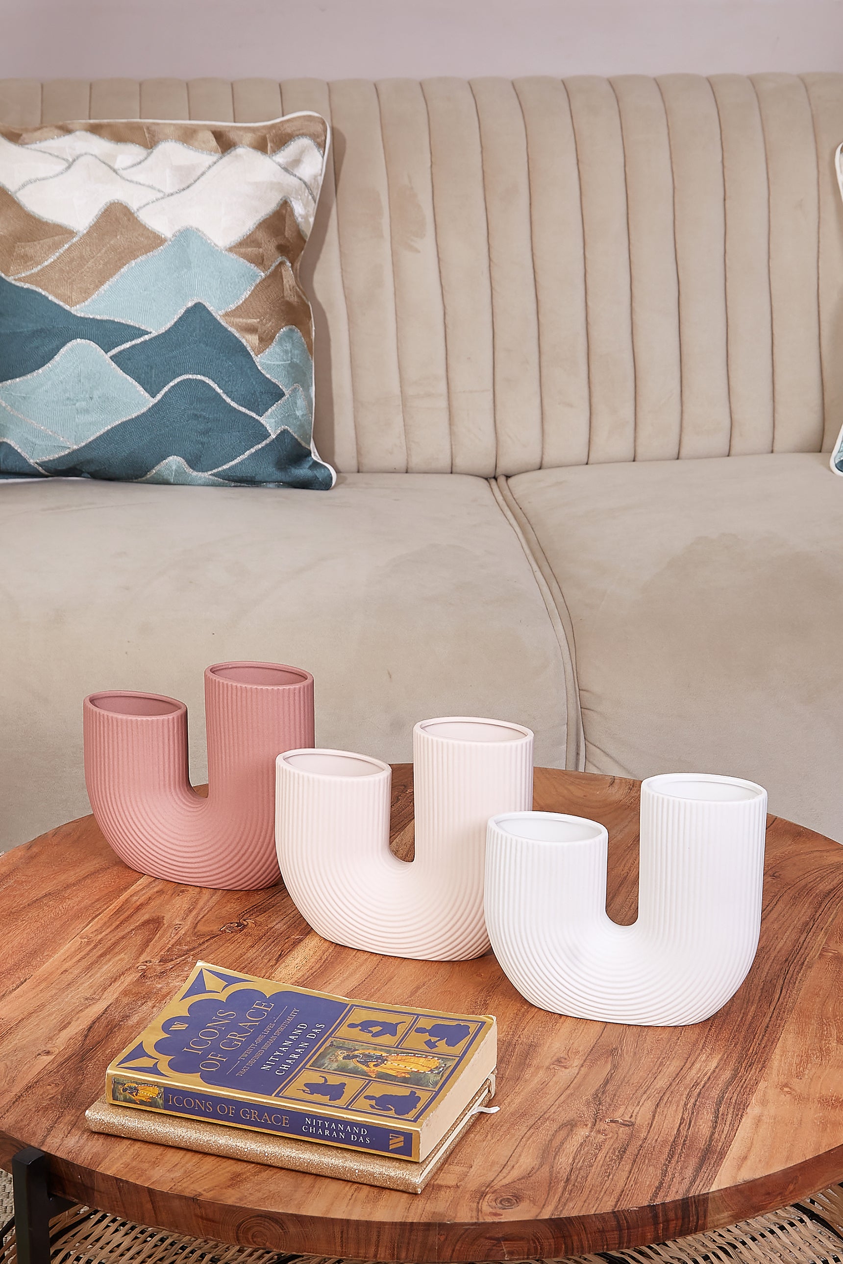 Valley Dusty Pink Horseshoe Vase - Small