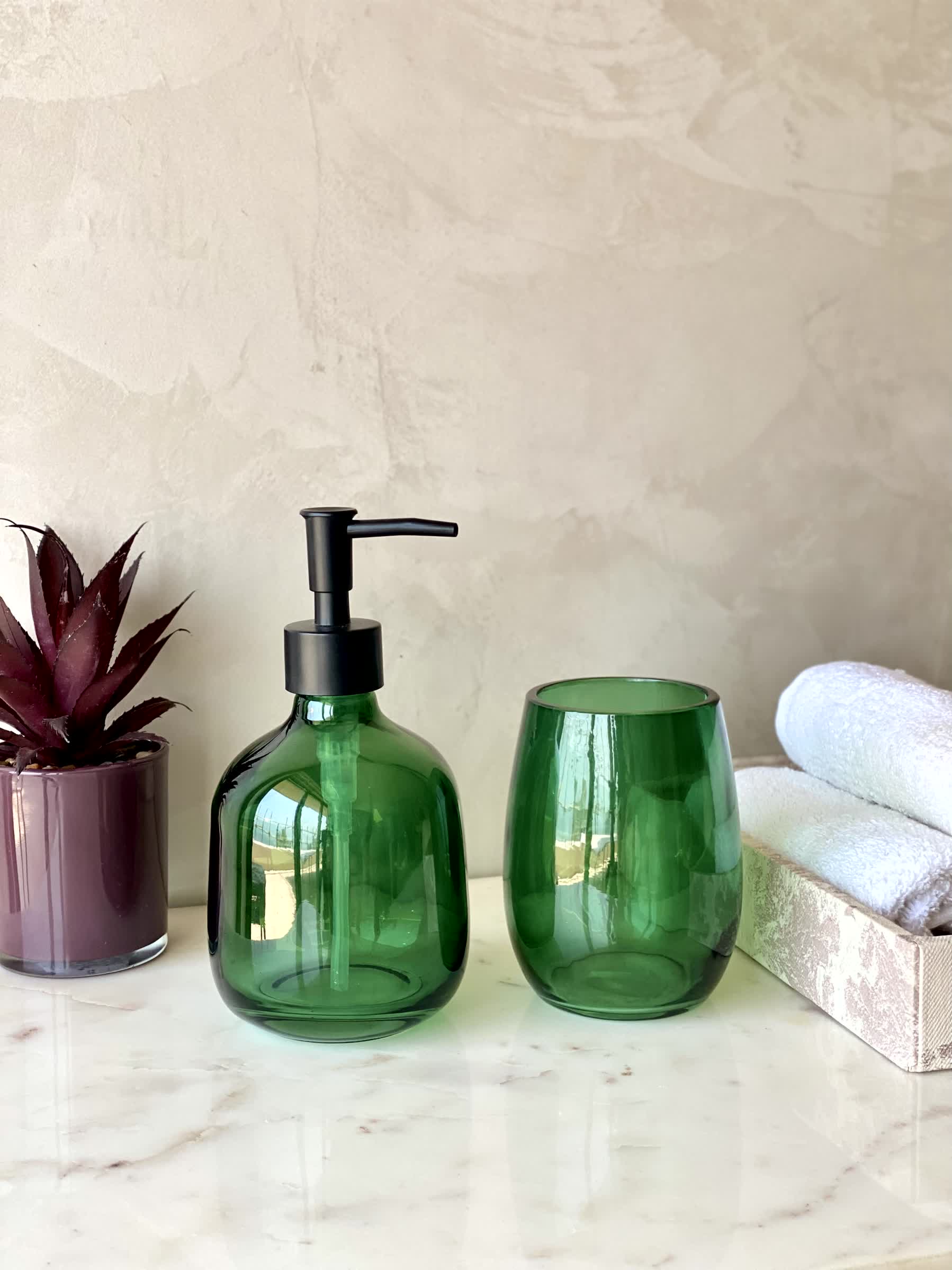 Radiant Bathroom Set - Set of 2