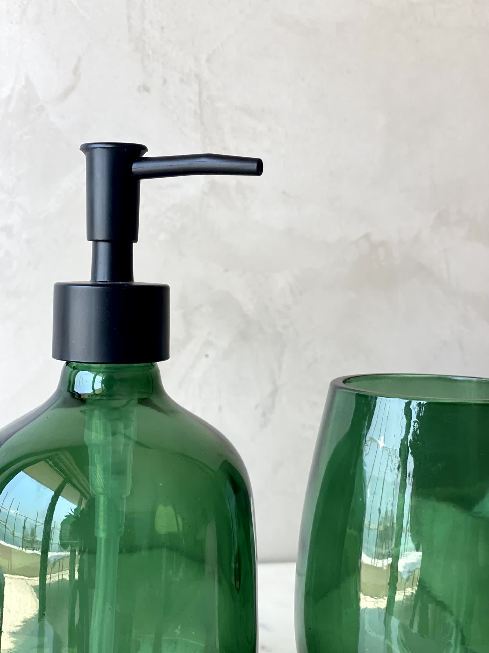 Radiant Bathroom Set - Set of 2