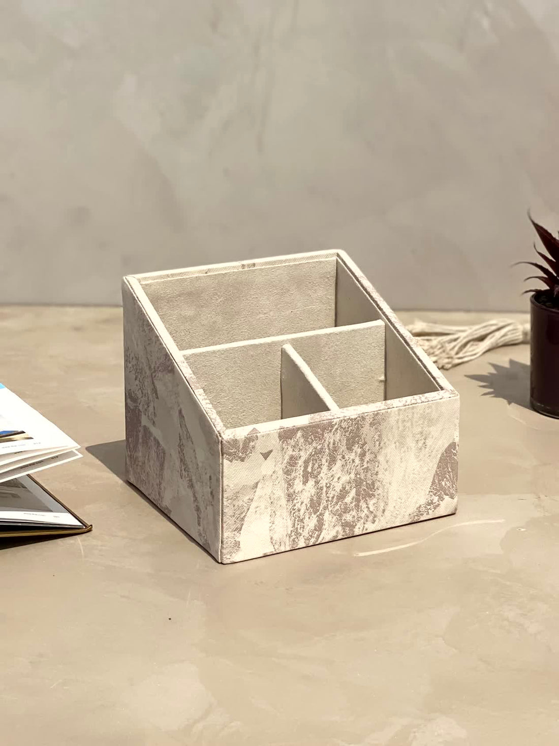 Indo Latte Remote Holder - 3 Slot