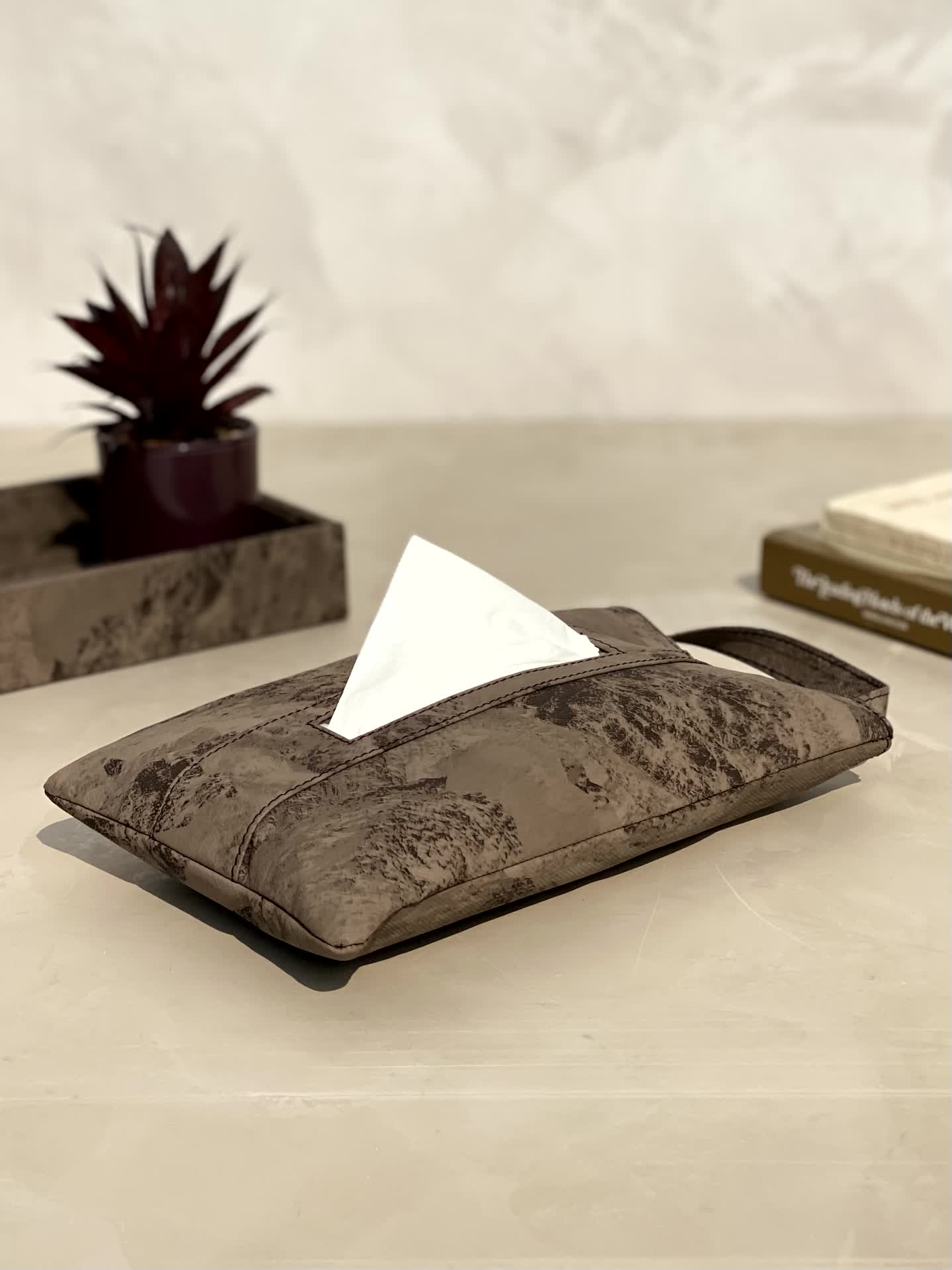 Indo Mocha Tissue Cover