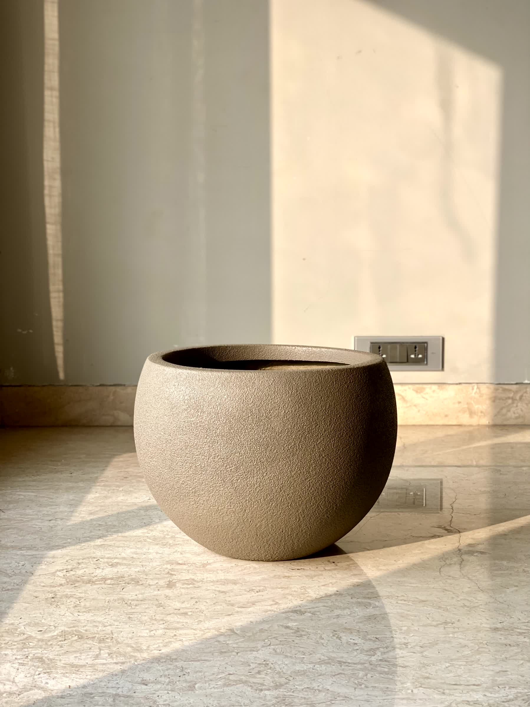 Lithos Planters - Mud Brown