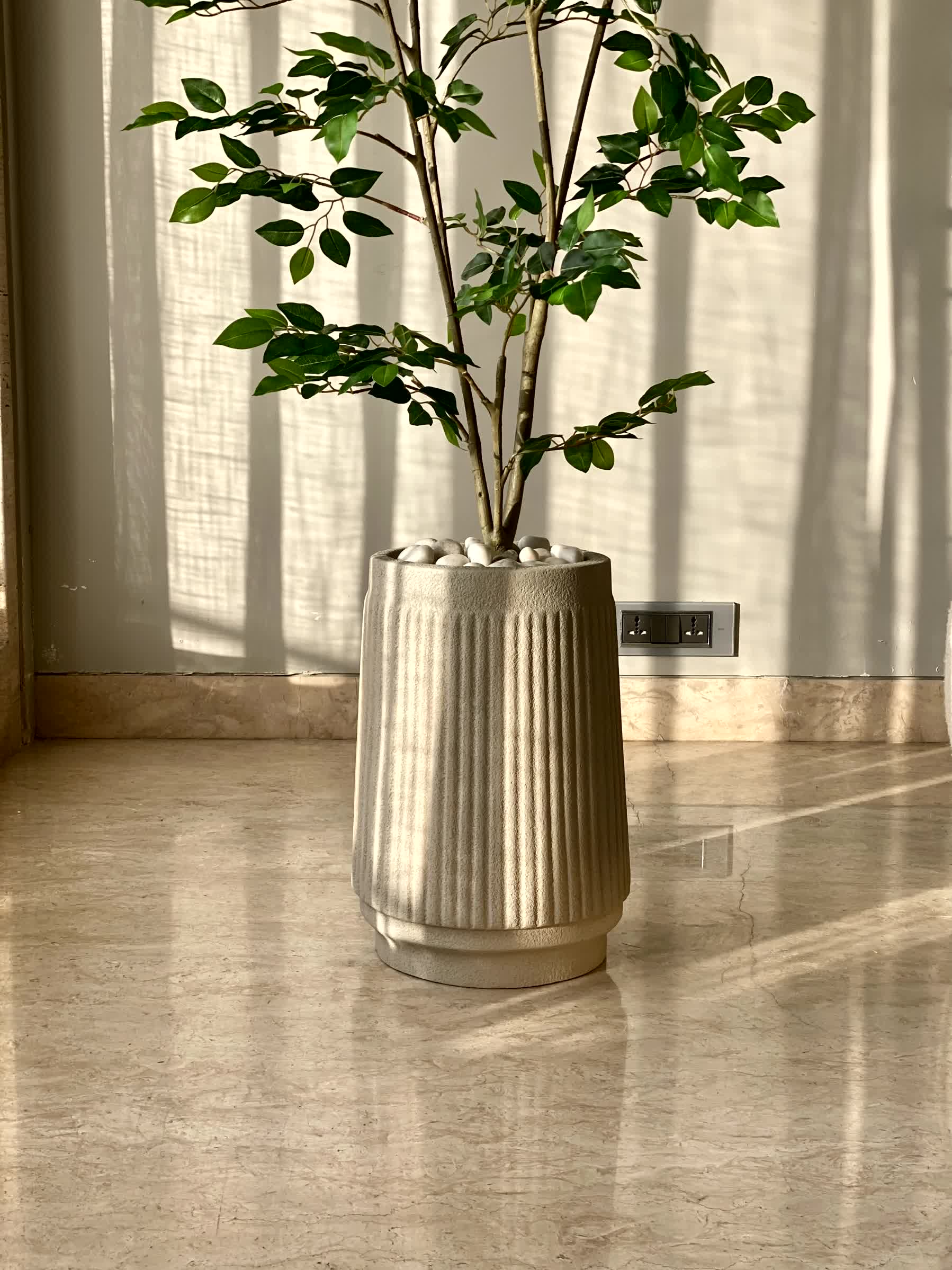 Hanover Beige Planter