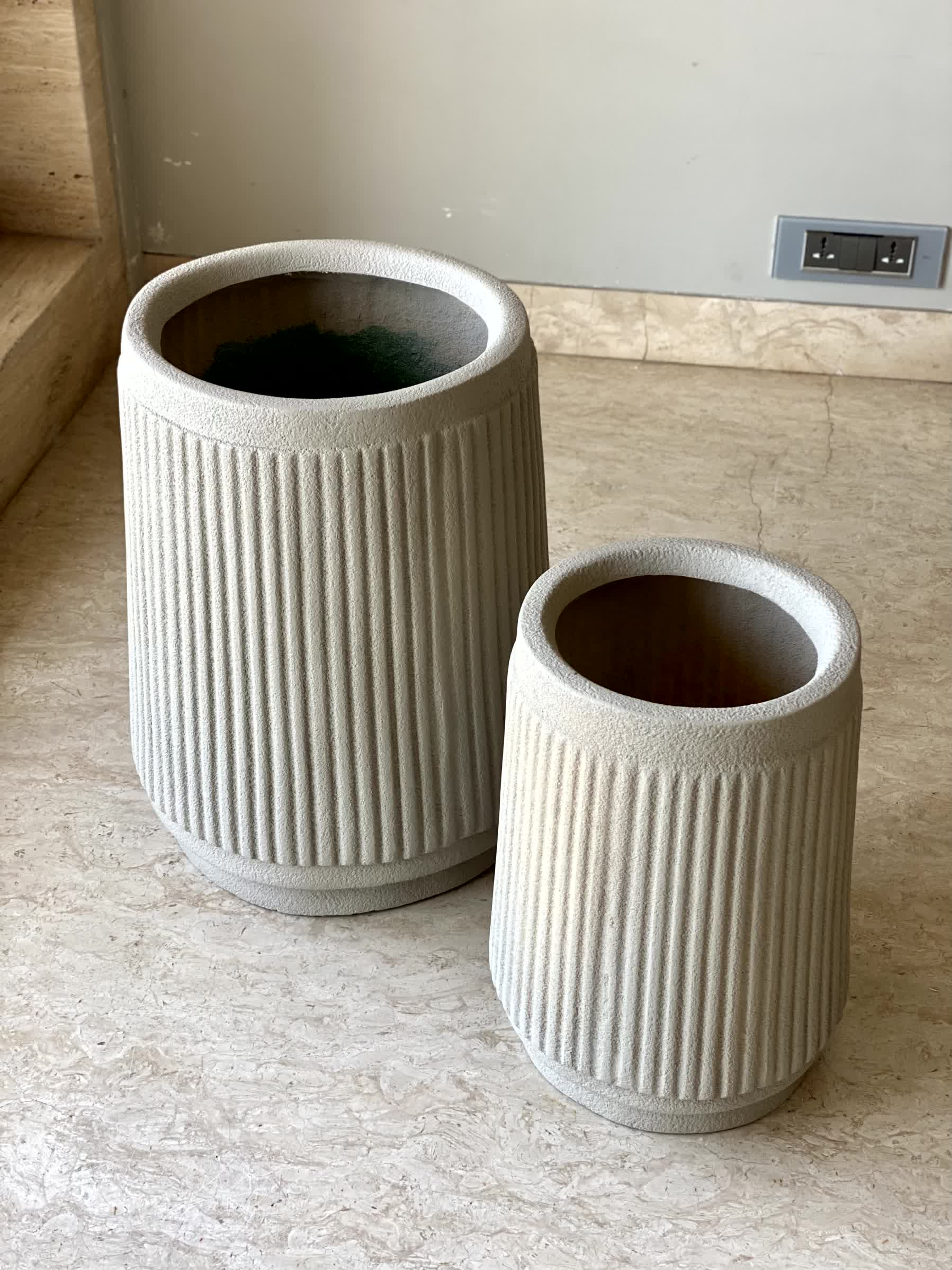 Hanover Beige Planter