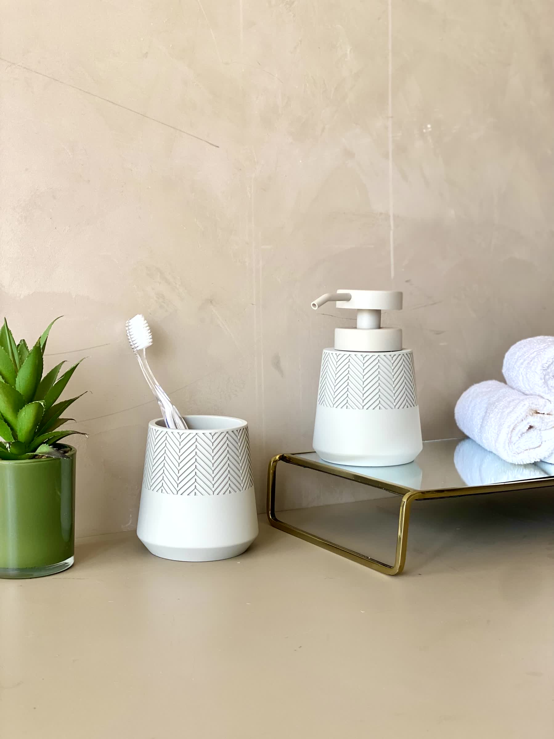 Gypsy Ecru Bathroom Set - Set of 2