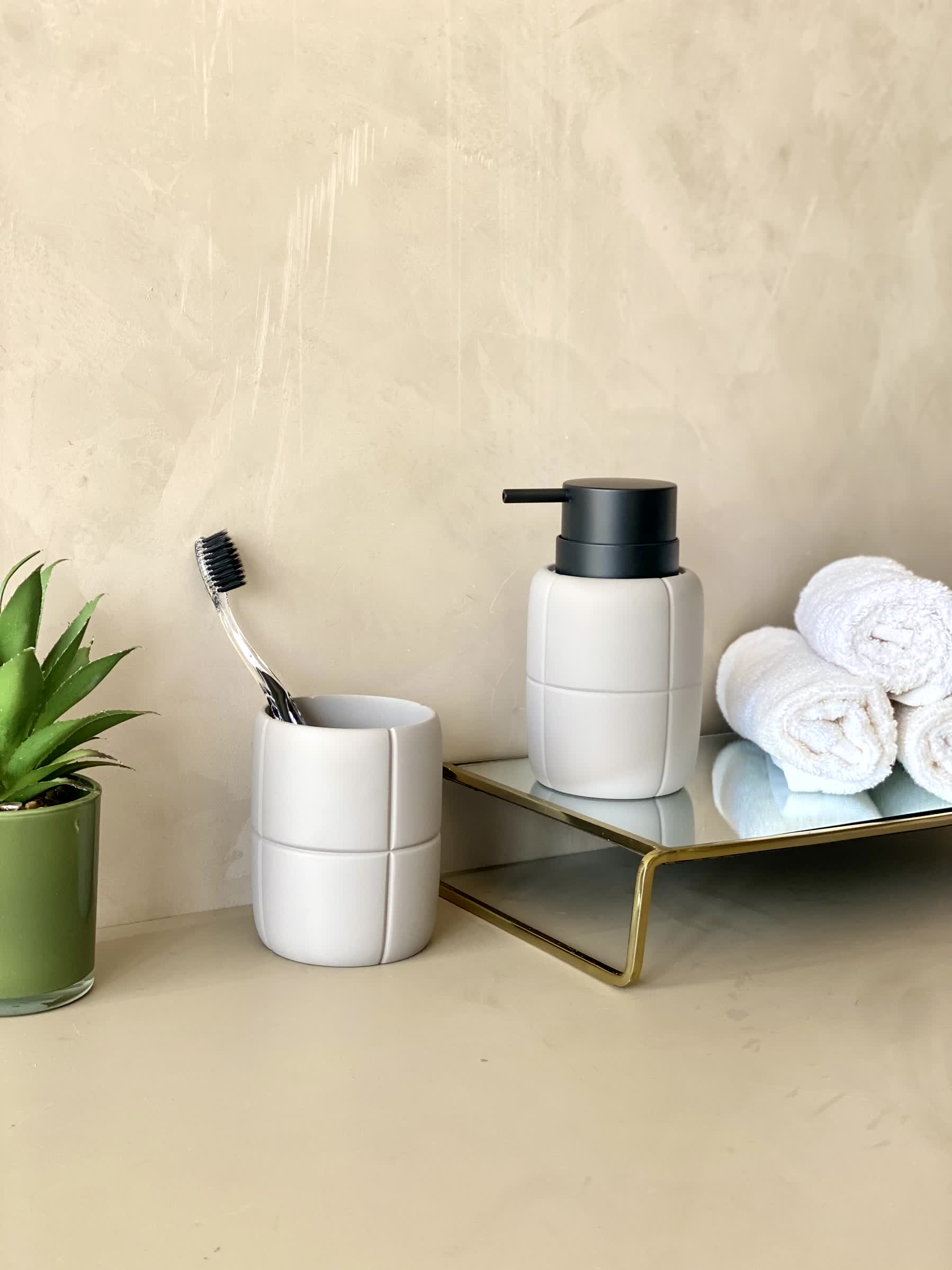 Cocoon Bathroom Set - Set of 2
