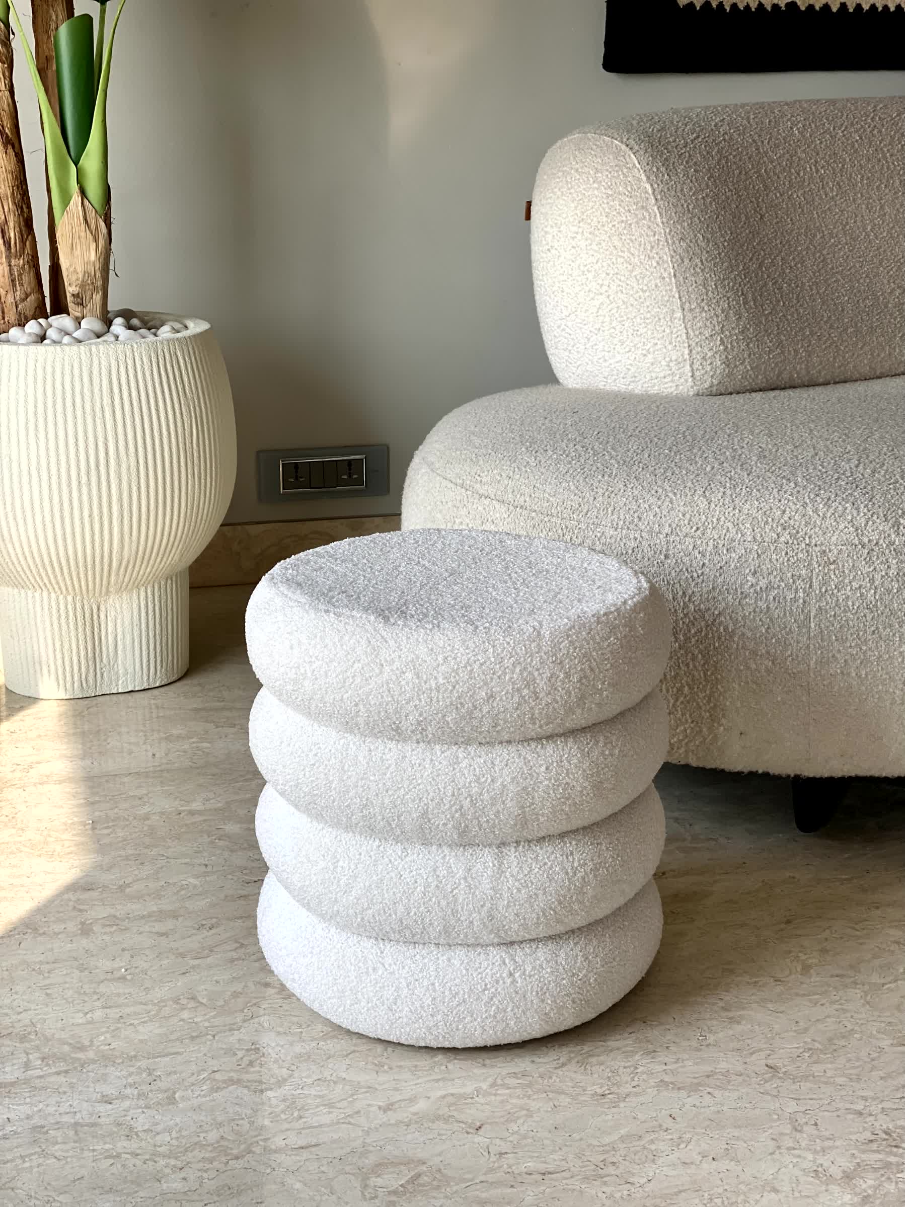 Vanilla Boucle Pouffe