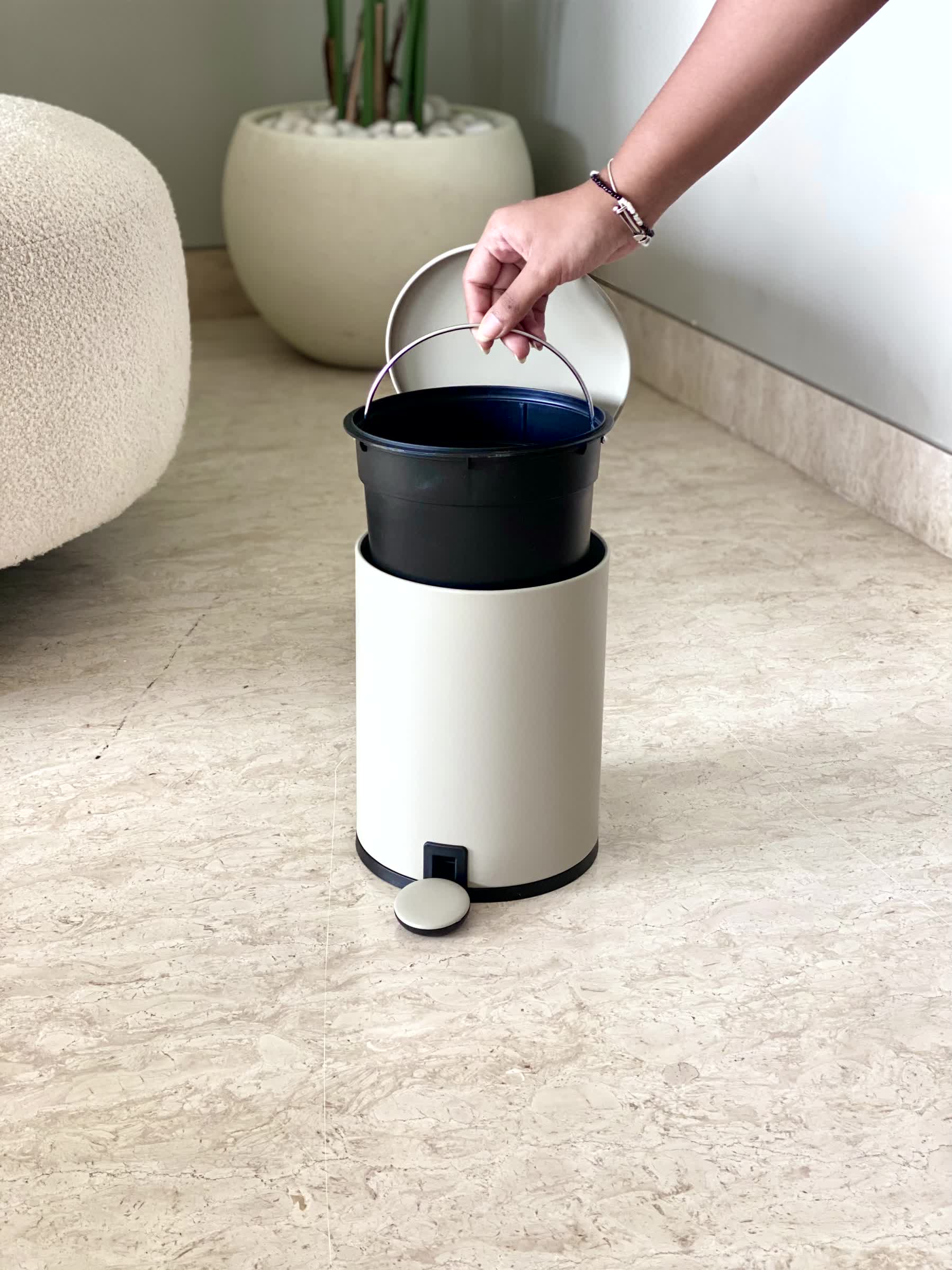 Trove Beige Matt Dustbin - 3L