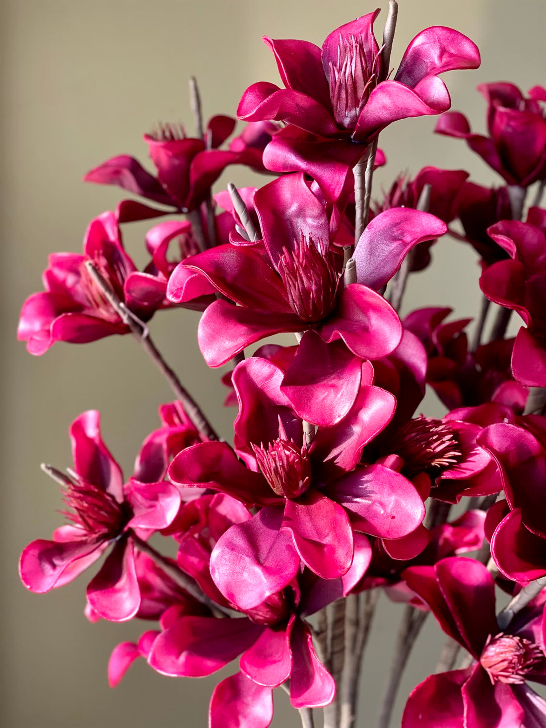 Artificial Lily Magnolia Flower Stem - Fuchsia Ombre (One Stem)