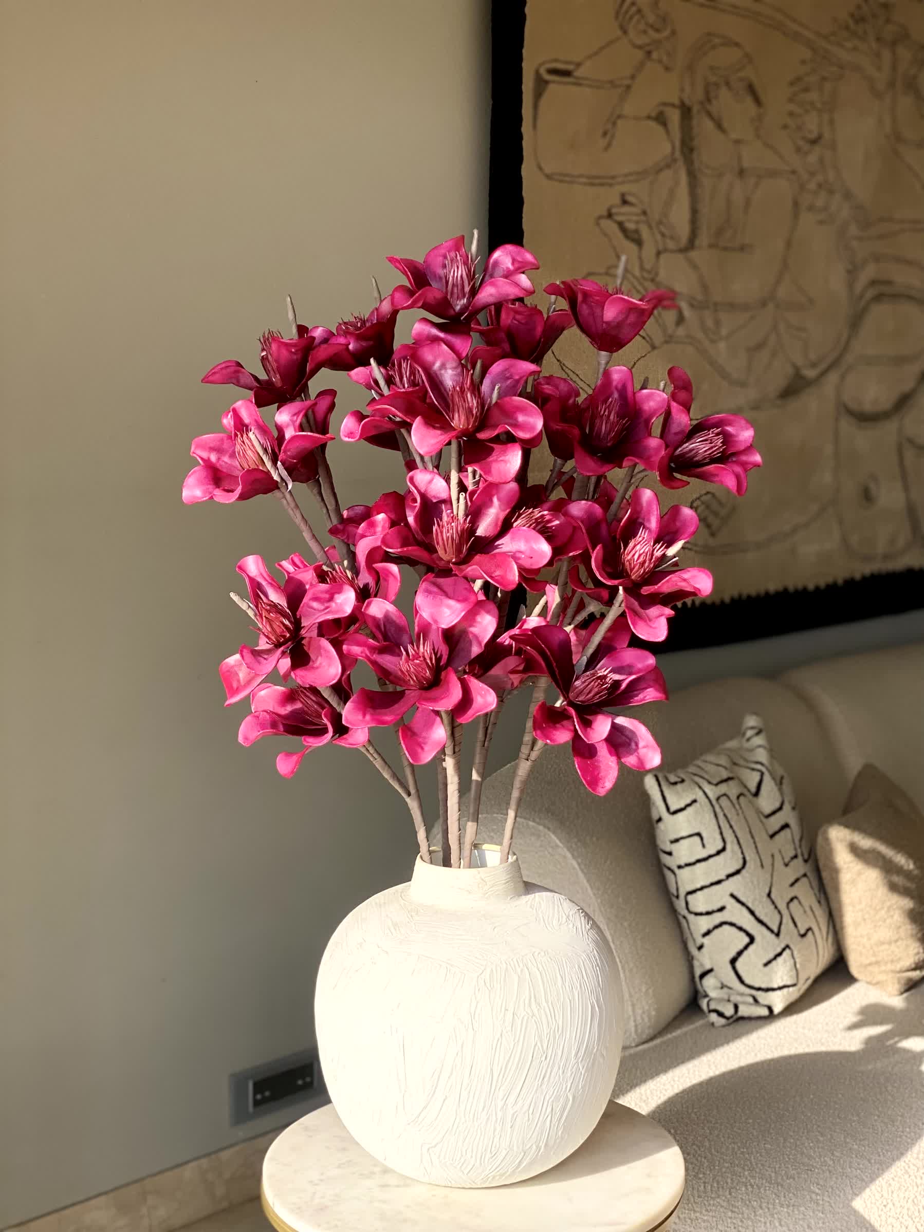 Artificial Lily Magnolia Flower Stem - Fuchsia Ombre (One Stem)